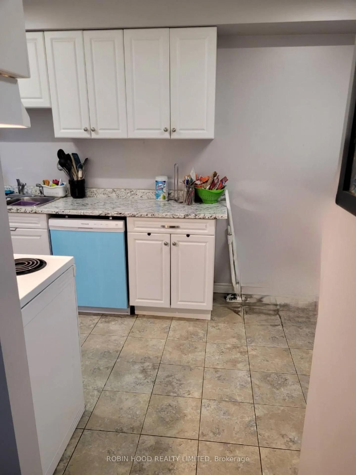 Photo 10 of Unit Unit 9, 2 Bernick Drive, Barrie, Grove East — HOMEH