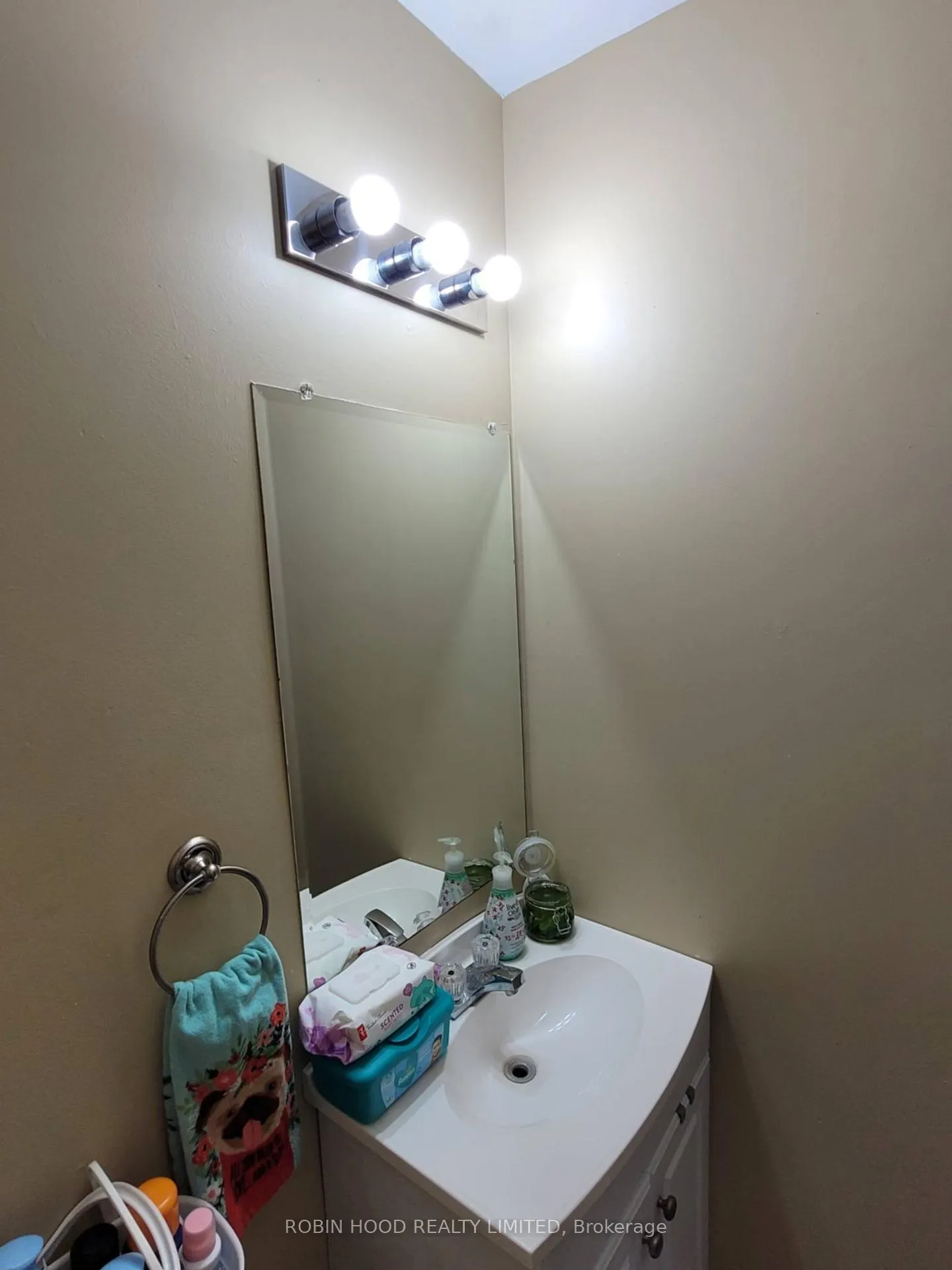 Photo 17 of Unit Unit 9, 2 Bernick Drive, Barrie, Grove East — HOMEH