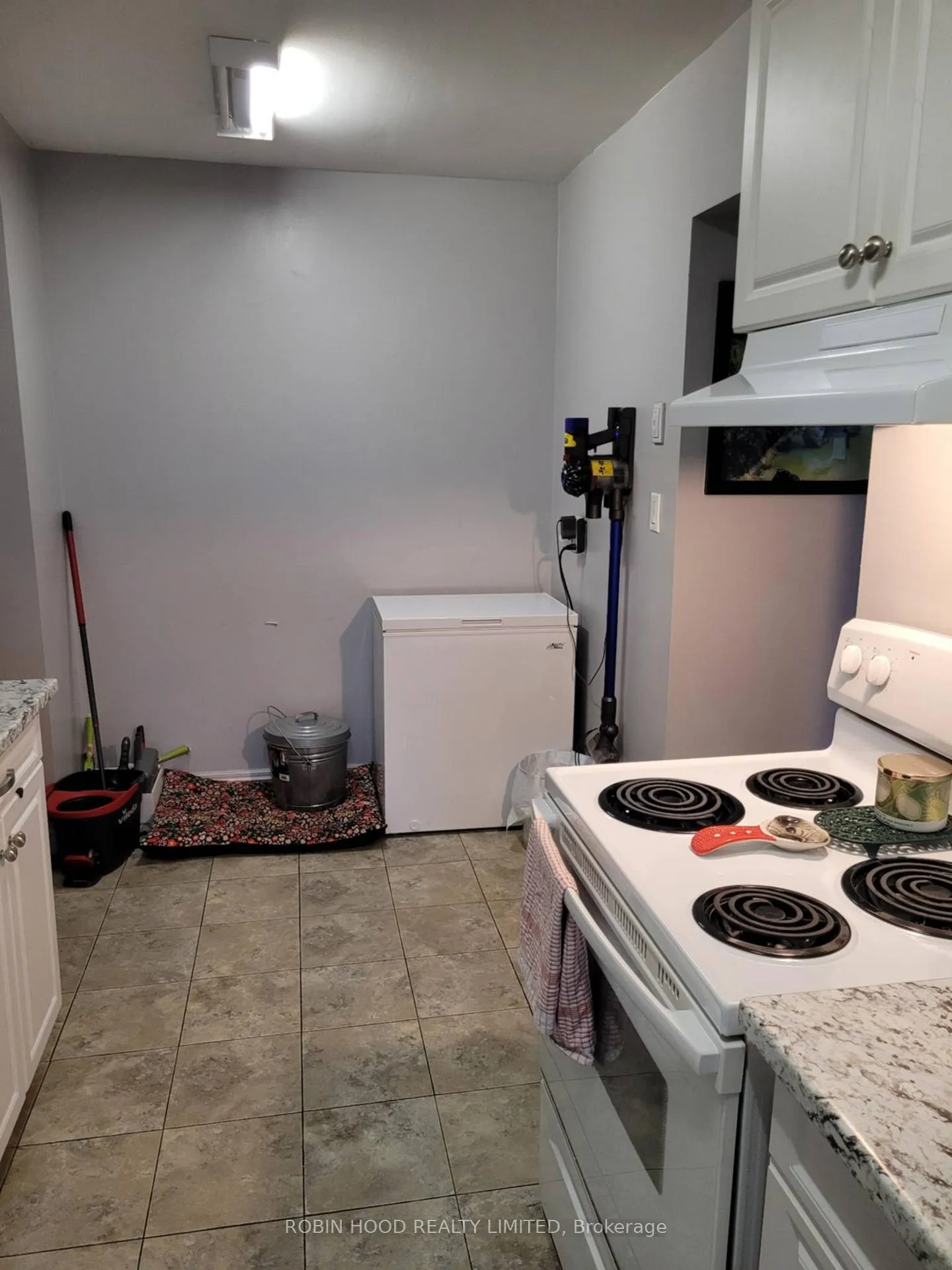 Photo 22 of Unit Unit 9, 2 Bernick Drive, Barrie, Grove East — HOMEH