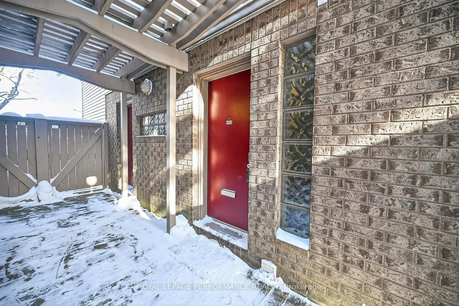 Photo 2 of Unit A, 241 Sunnyside Avenue, Ottawa, Old Ottawa South — HOMEH