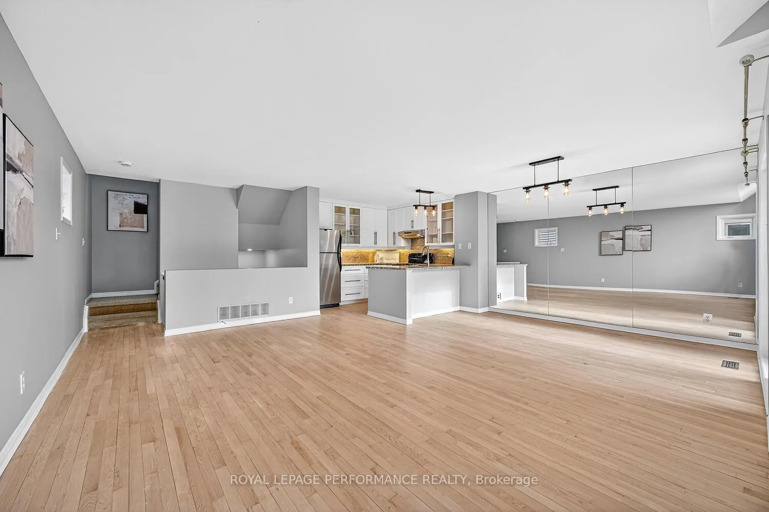 Photo 6 of Unit A, 241 Sunnyside Avenue, Ottawa, Old Ottawa South — HOMEH
