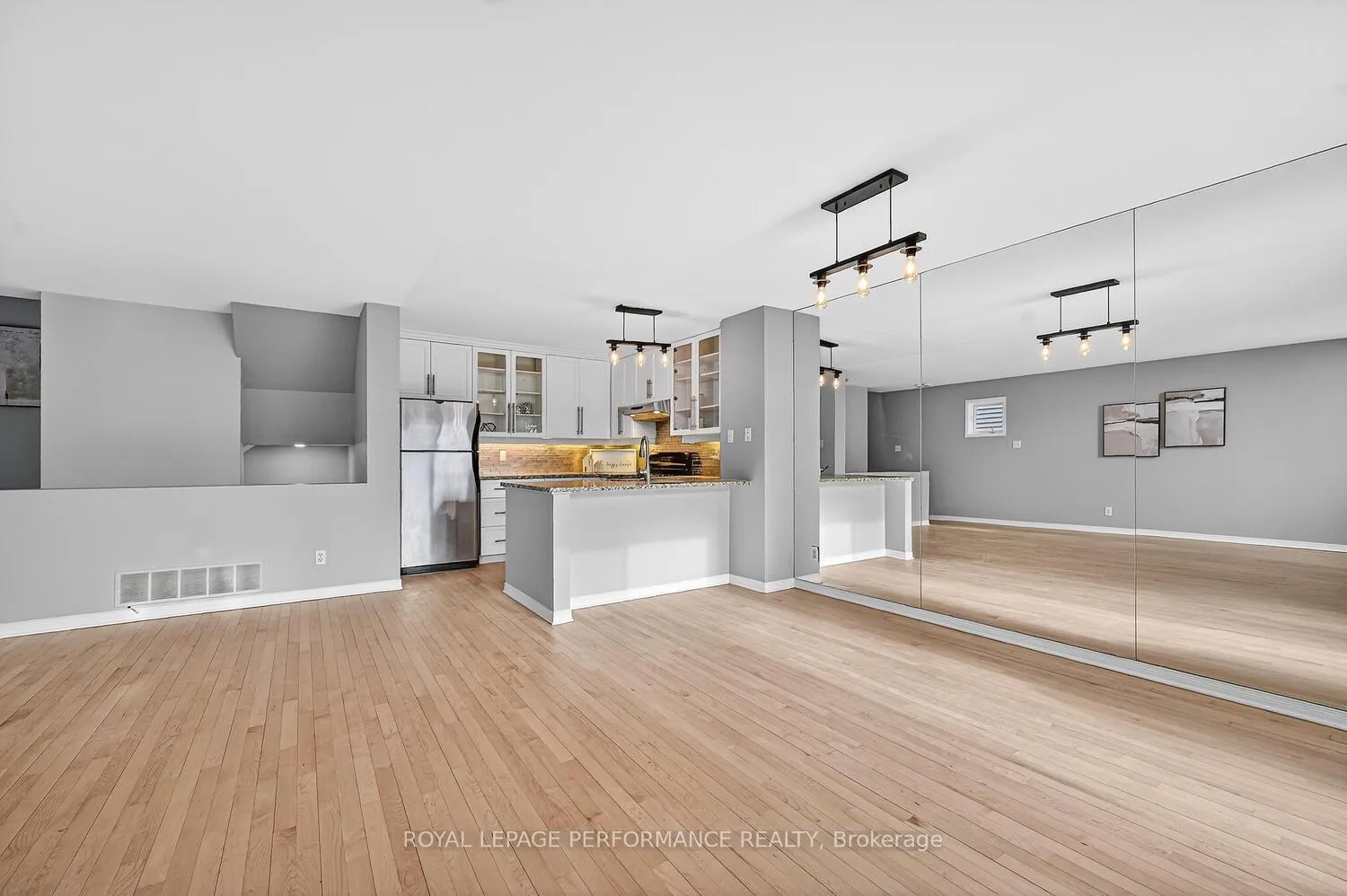 Photo 10 of Unit A, 241 Sunnyside Avenue, Ottawa, Old Ottawa South — HOMEH