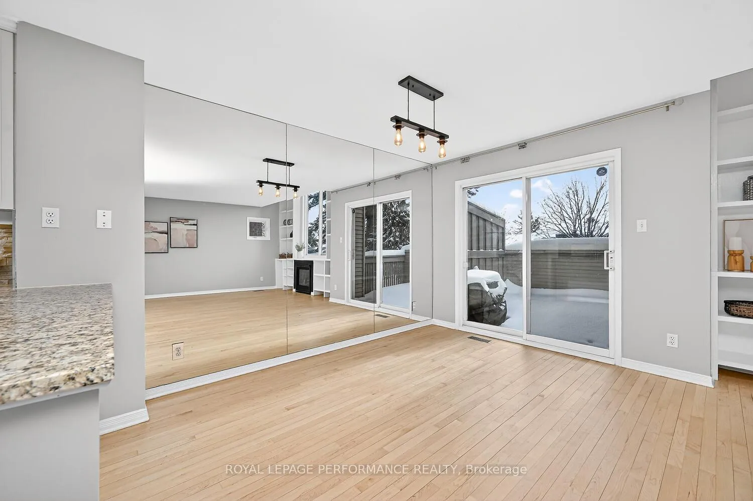 Photo 12 of Unit A, 241 Sunnyside Avenue, Ottawa, Old Ottawa South — HOMEH