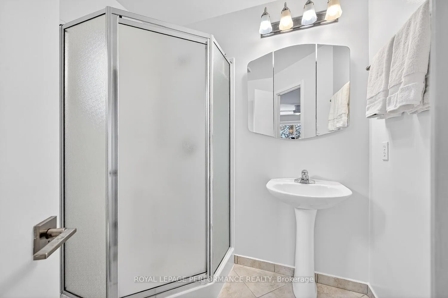 Photo 24 of Unit A, 241 Sunnyside Avenue, Ottawa, Old Ottawa South — HOMEH