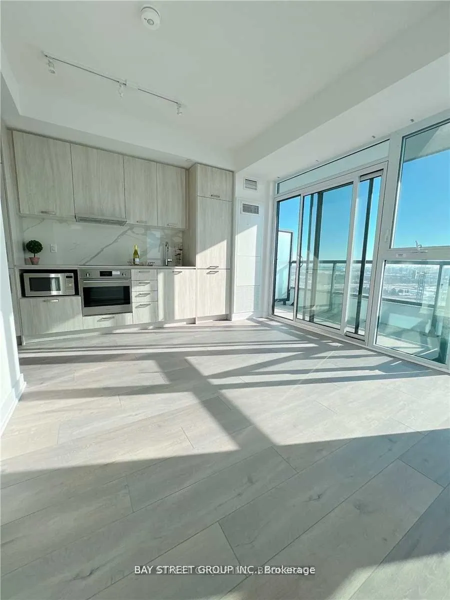Photo 1 of Unit 1709, 10 Honeycrisp Crescent, Vaughan, Vaughan Corporate Centre — HOMEH