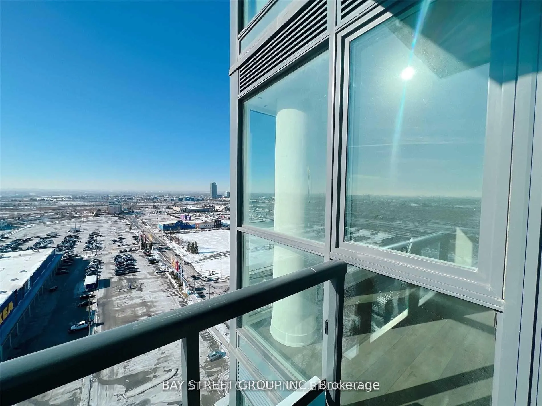 Photo 13 of Unit 1709, 10 Honeycrisp Crescent, Vaughan, Vaughan Corporate Centre — HOMEH