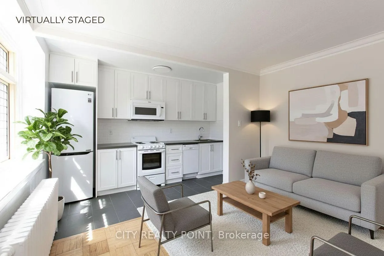 Front of Unit 525, 398 Avenue Road