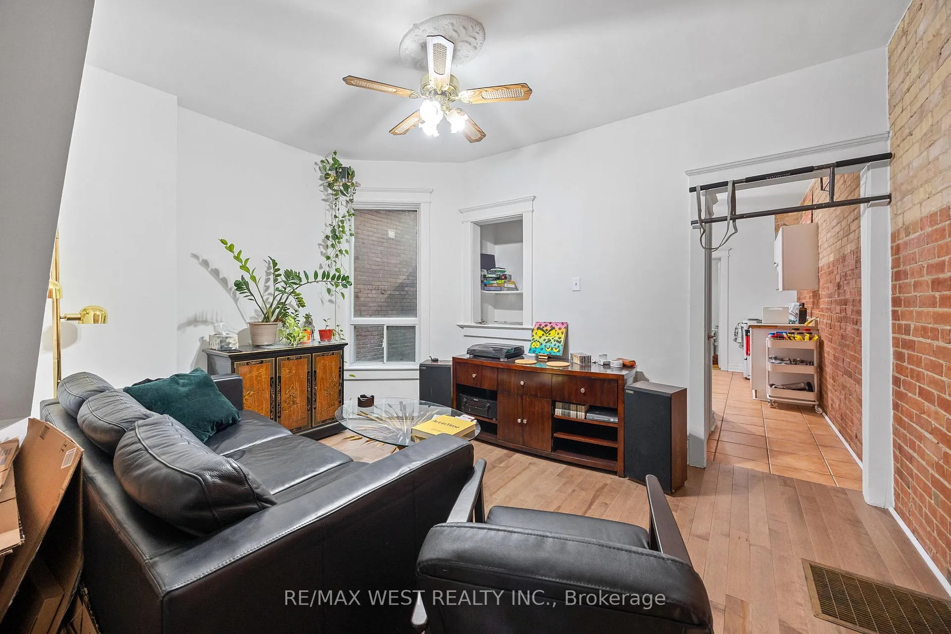 Photo 7 of 935 Bathurst Street, Toronto, The Annex — HOMEH