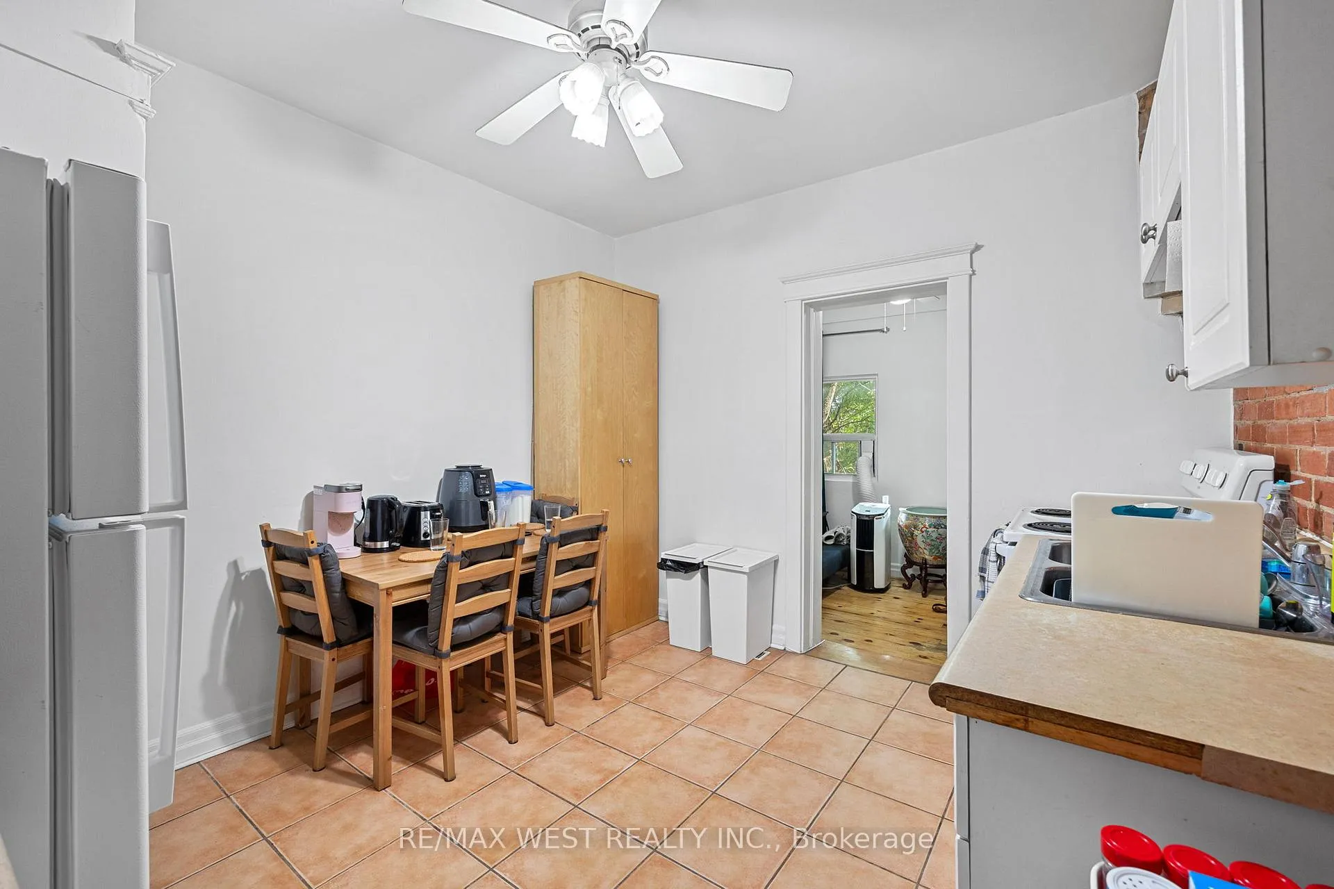 Photo 10 of 935 Bathurst Street, Toronto, The Annex — HOMEH
