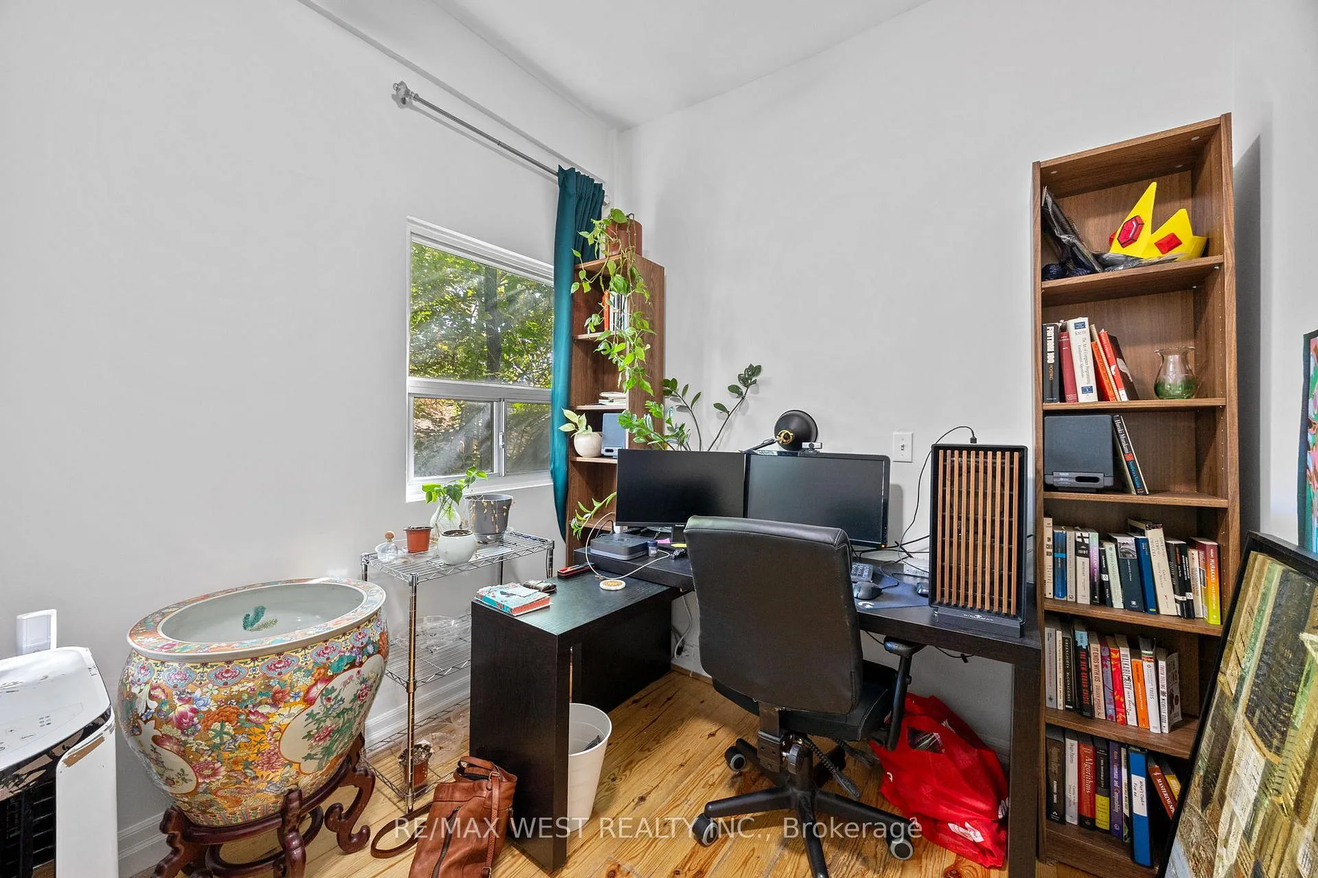 Photo 14 of 935 Bathurst Street, Toronto, The Annex — HOMEH