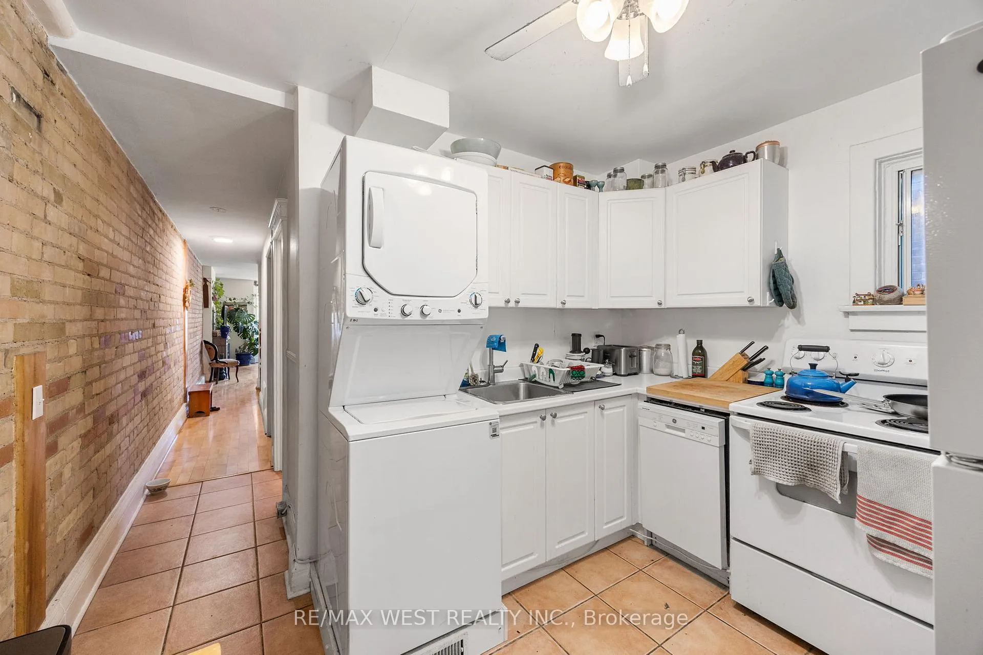 Photo 32 of 935 Bathurst Street, Toronto, The Annex — HOMEH