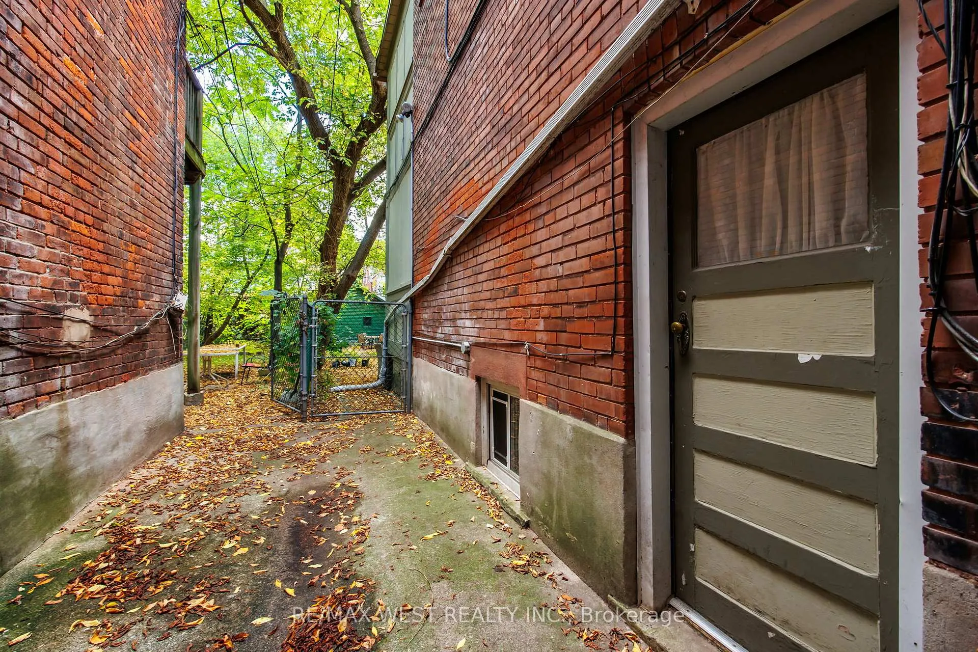Photo 45 of 935 Bathurst Street, Toronto, The Annex — HOMEH