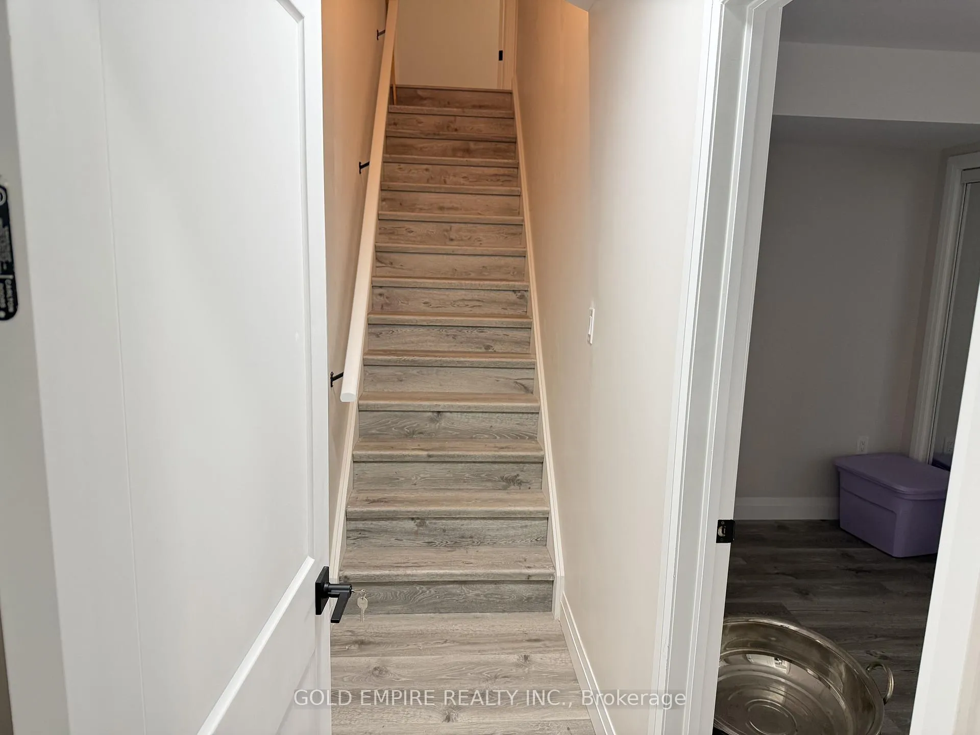 Photo 3 of Unit LOWER, 1894 Trailsway Drive, London, South B — HOMEH