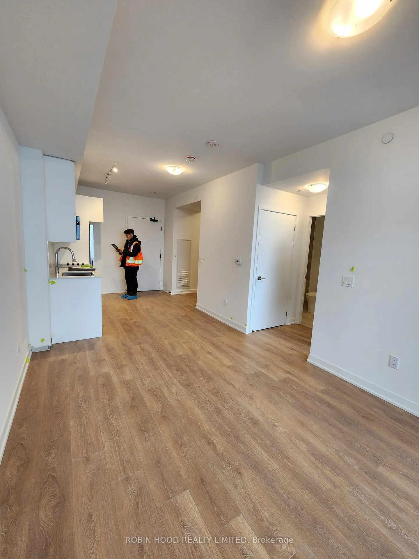Photo 1 of Unit 1825, 498 Caldari Road, Vaughan, Concord — HOMEH