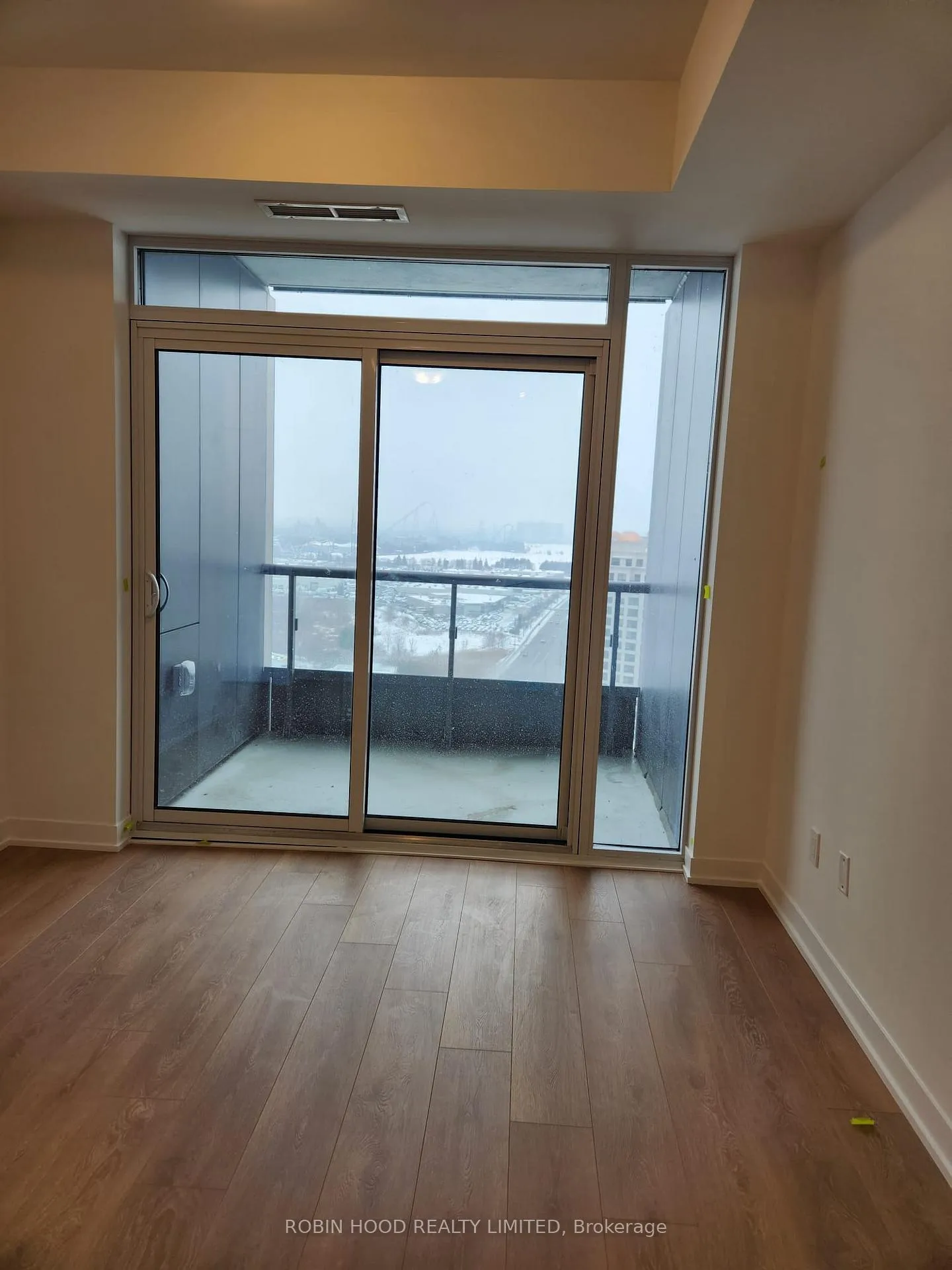Photo 4 of Unit 1825, 498 Caldari Road, Vaughan, Concord — HOMEH