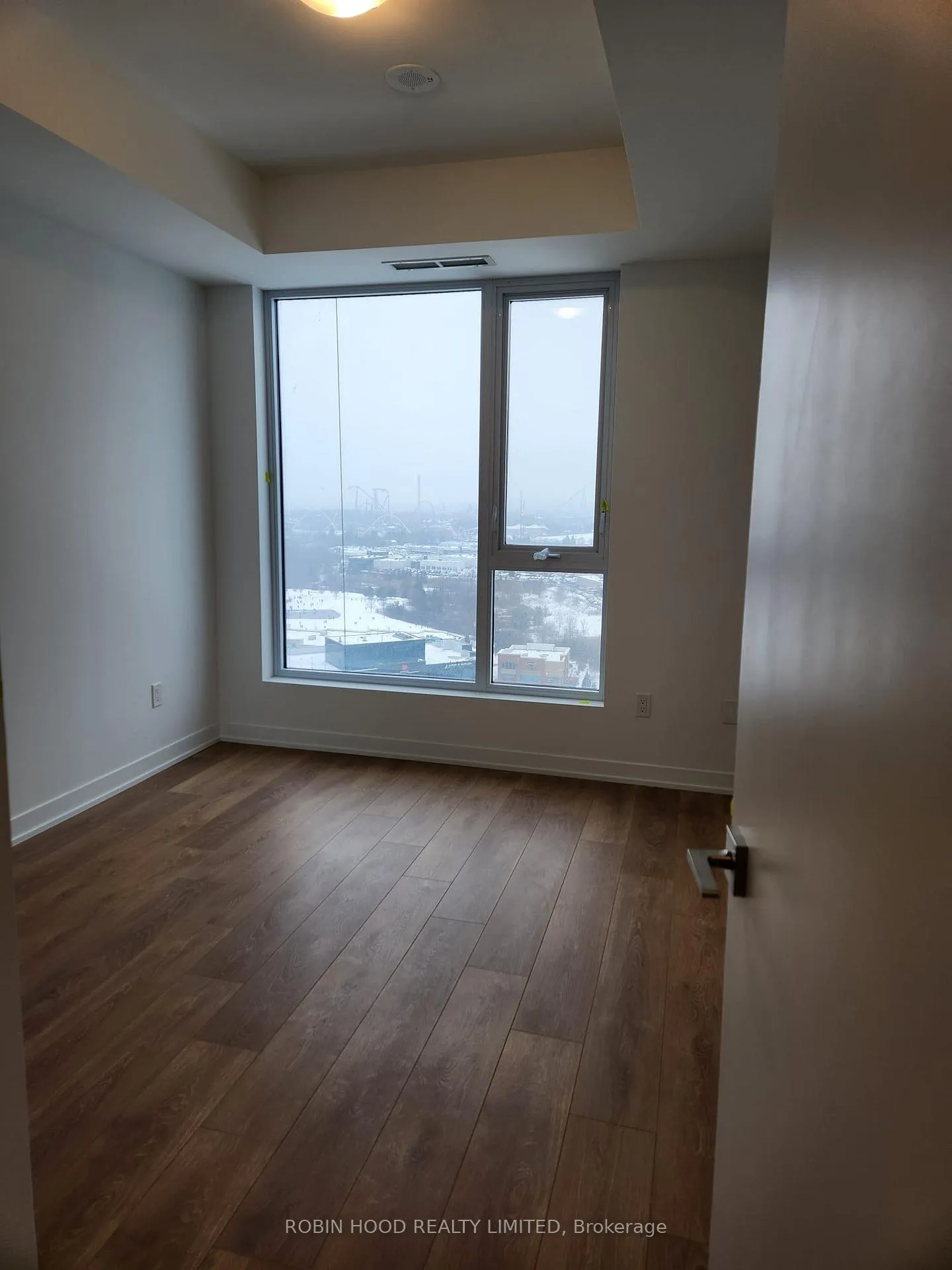 Photo 7 of Unit 1825, 498 Caldari Road, Vaughan, Concord — HOMEH