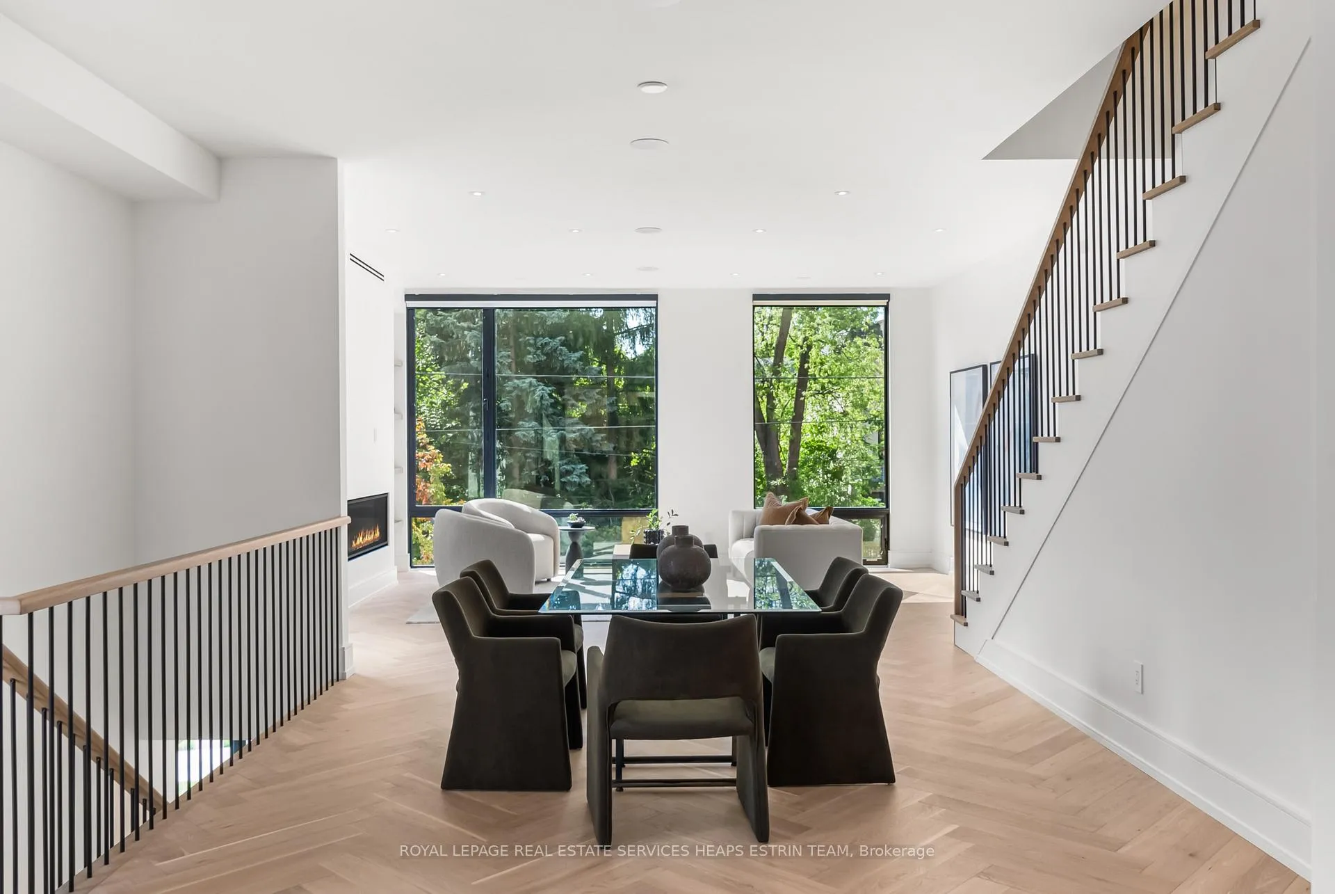 Photo 10 of 38 Evergreen Gardens, Toronto, Leaside — HOMEH