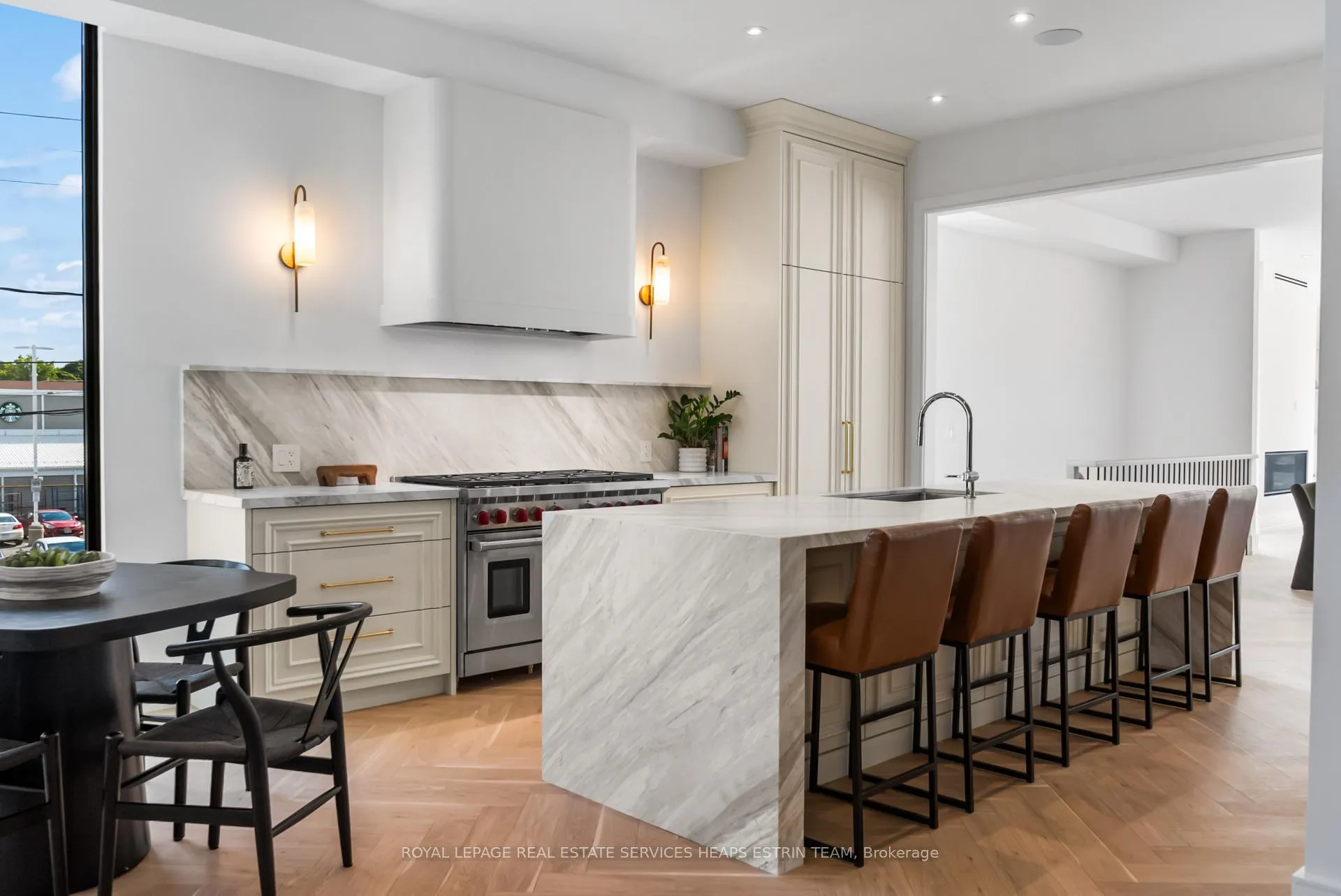 Photo 14 of 38 Evergreen Gardens, Toronto, Leaside — HOMEH