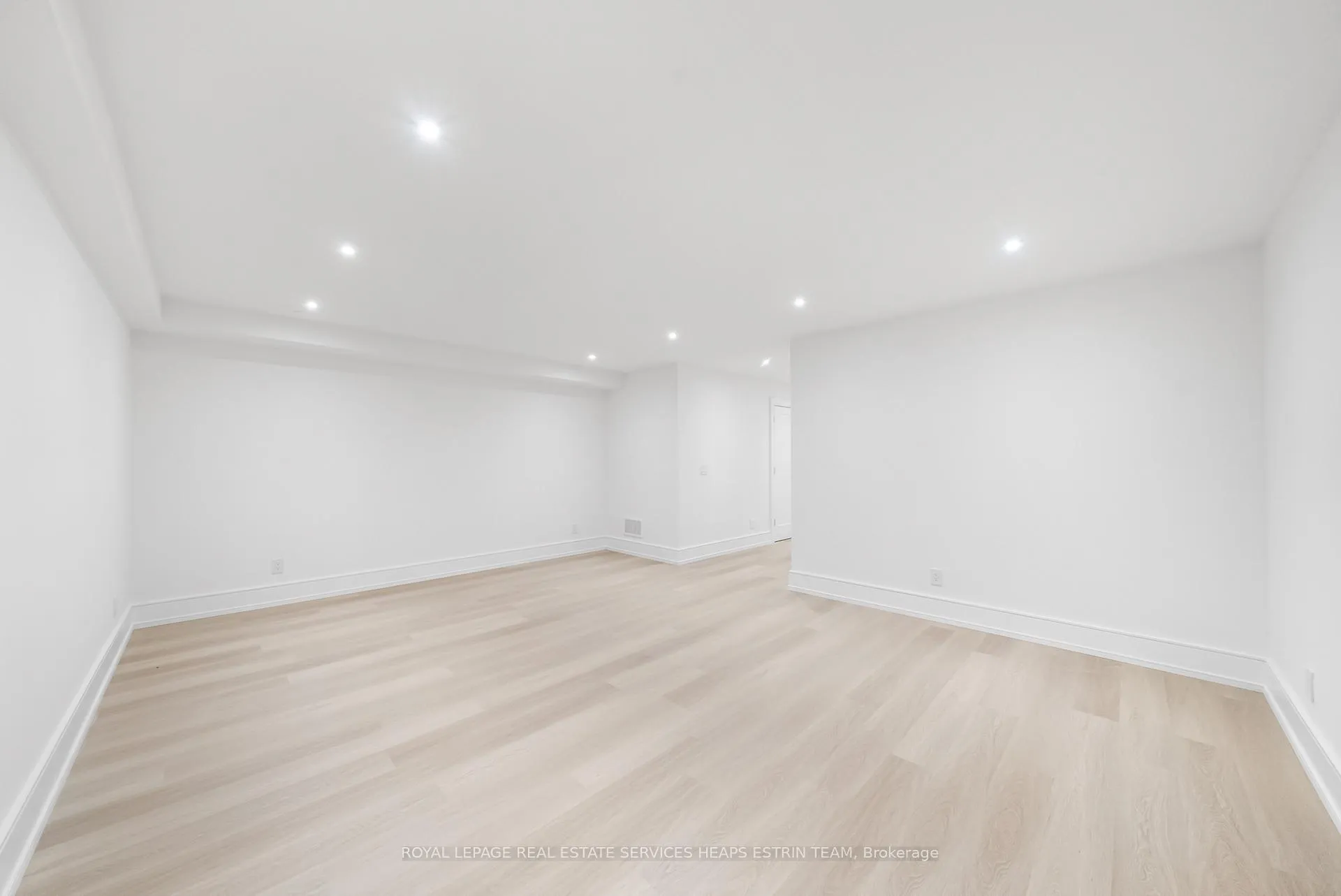 Photo 38 of 38 Evergreen Gardens, Toronto, Leaside — HOMEH