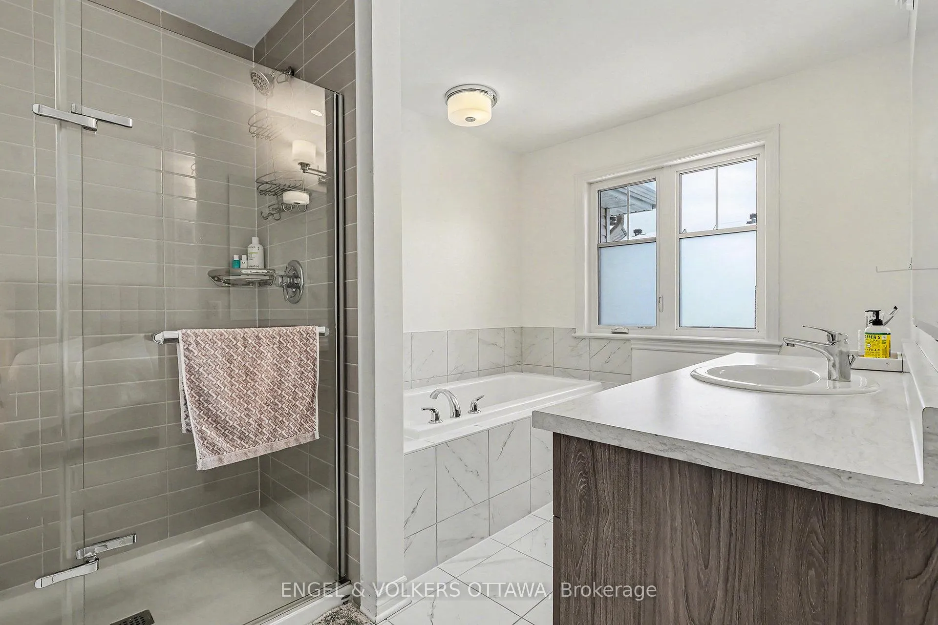 Photo 9 of 3987 Kelly Farm Drive, Ottawa, Blossom Park/Kemp Park/Findlay Creek — HOMEH