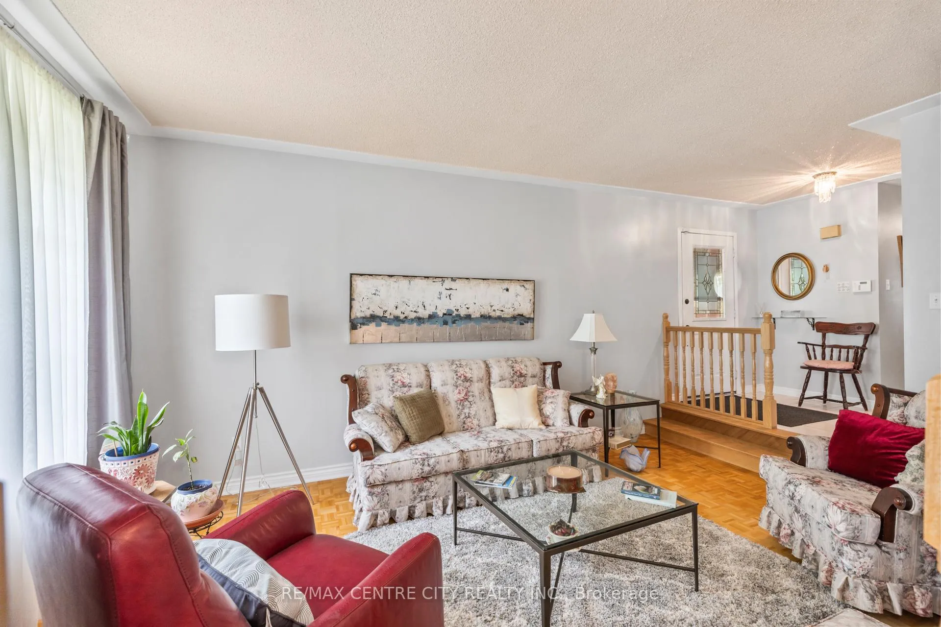 Photo 7 of 482 Castlegrove Boulevard, London, North K — HOMEH