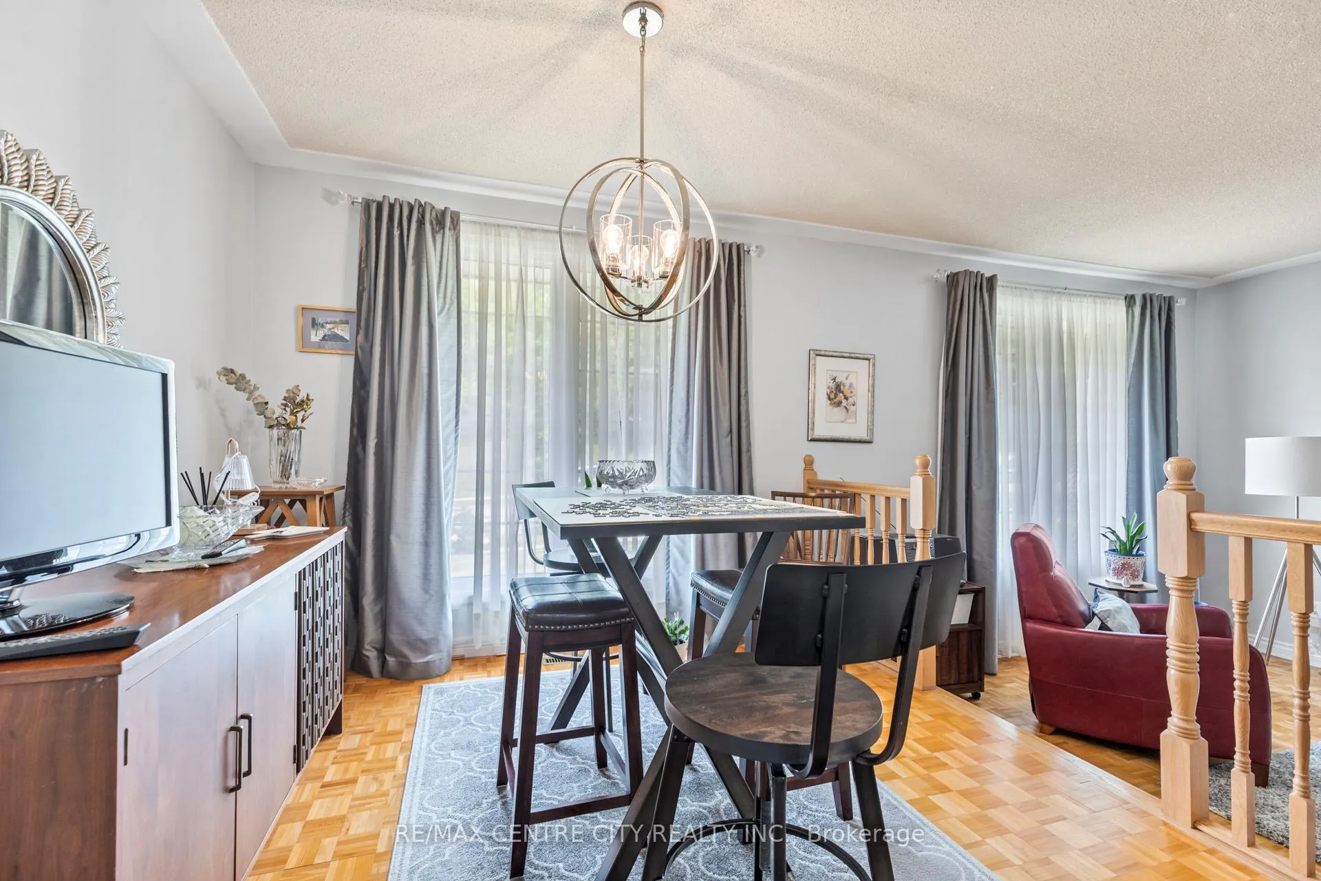 Photo 9 of 482 Castlegrove Boulevard, London, North K — HOMEH