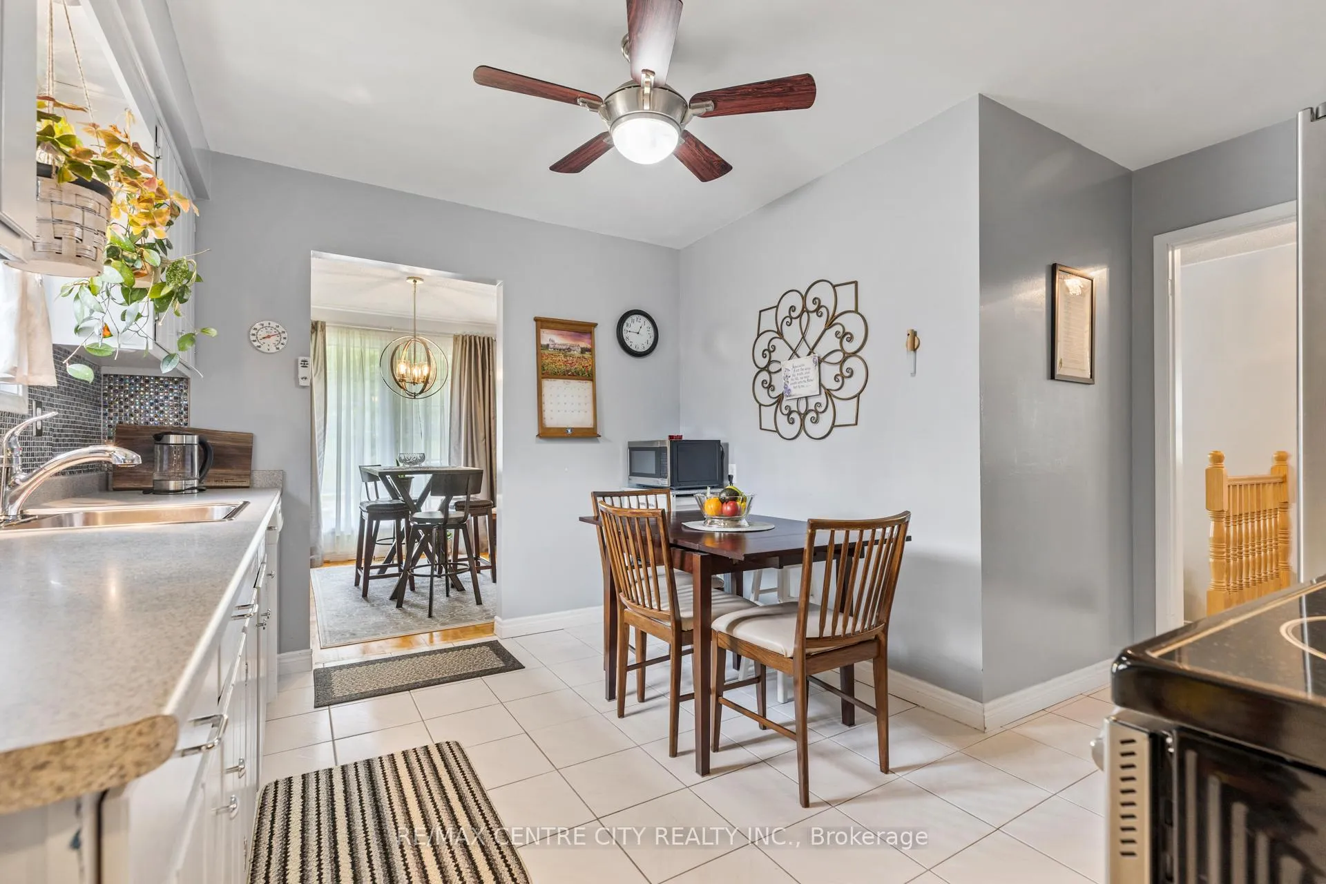 Photo 11 of 482 Castlegrove Boulevard, London, North K — HOMEH