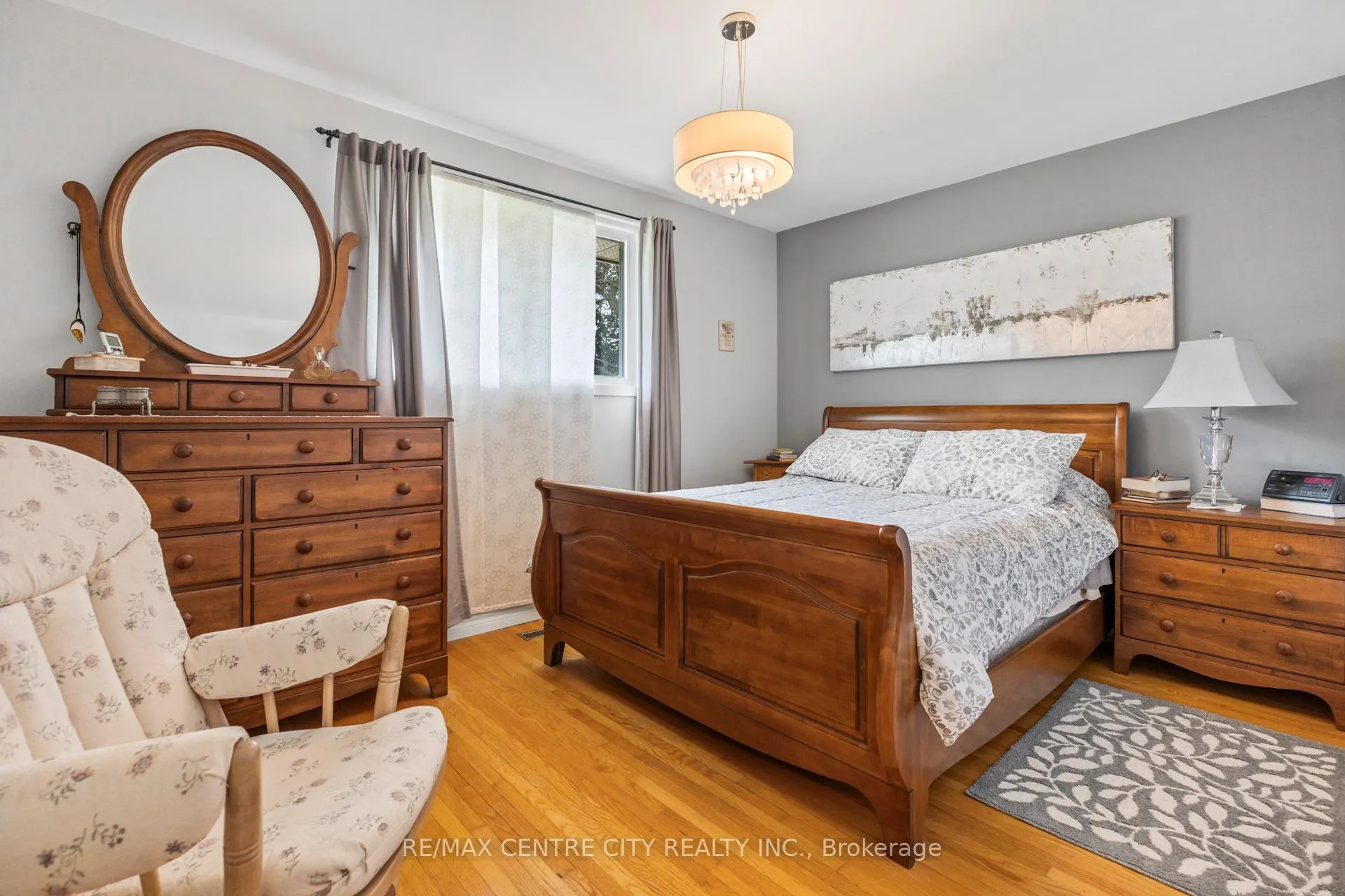 Photo 16 of 482 Castlegrove Boulevard, London, North K — HOMEH
