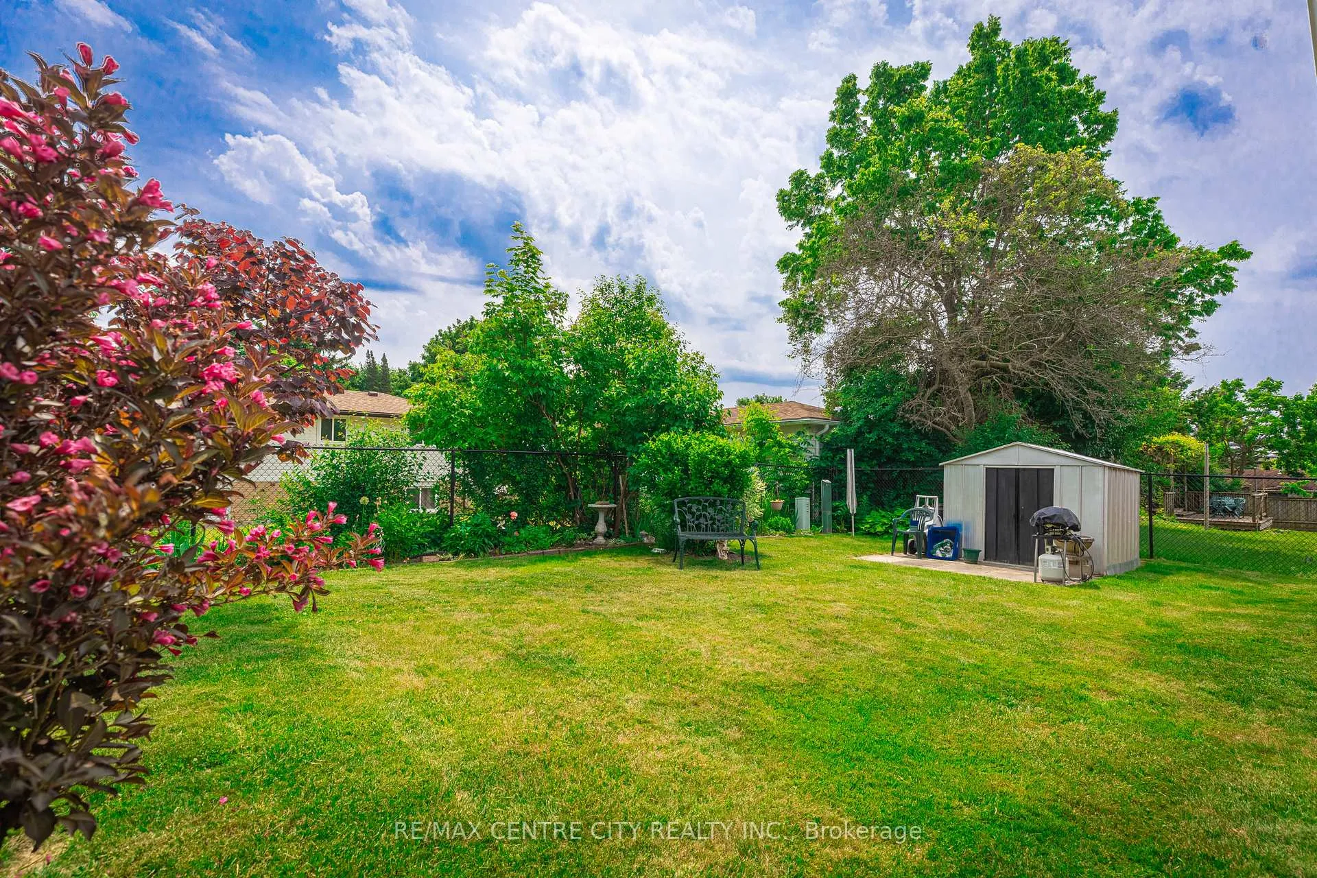 Photo 23 of 482 Castlegrove Boulevard, London, North K — HOMEH