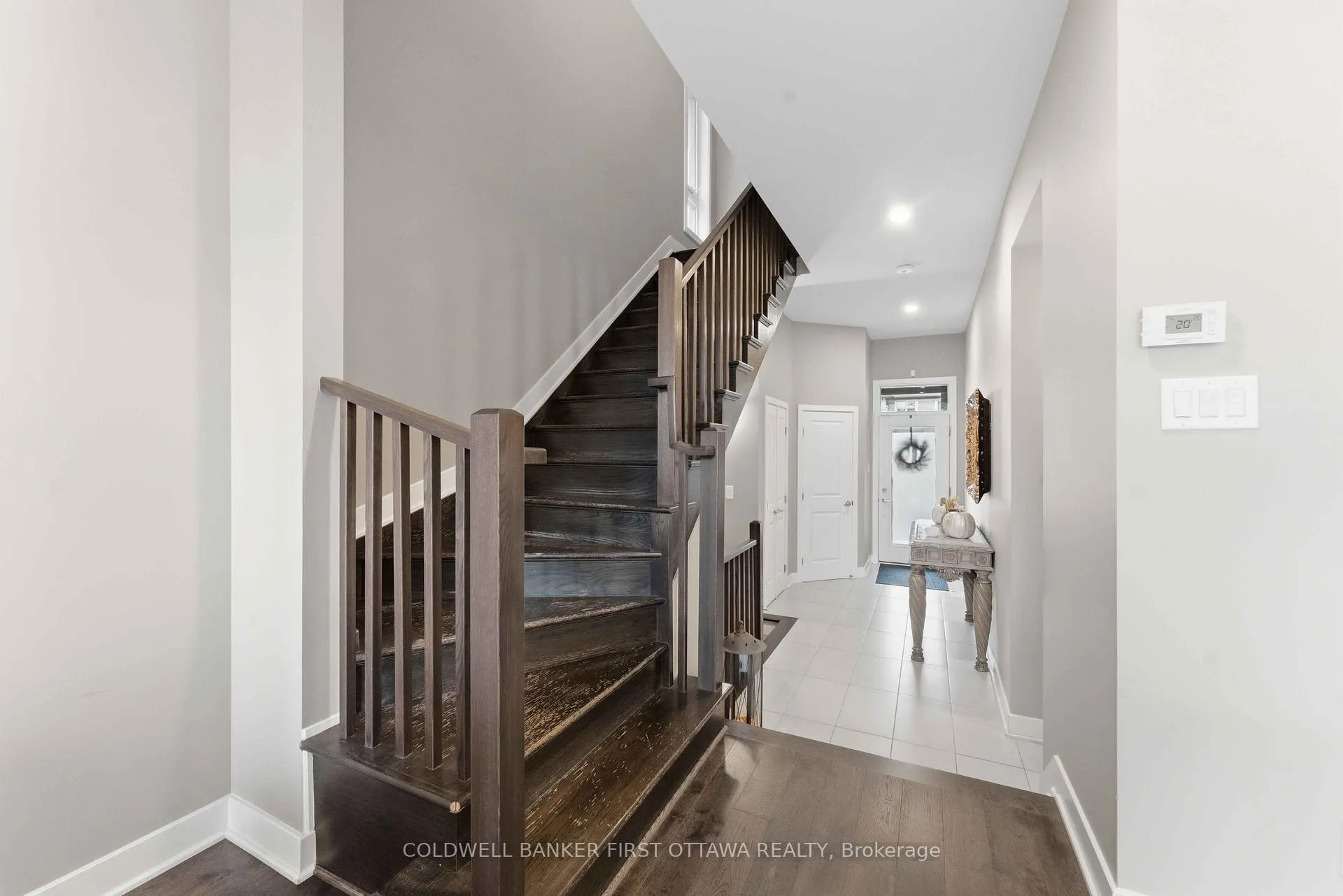 Photo 4 of 542 Borbridge Avenue, Ottawa, Riverside South/Gloucester Glen — HOMEH