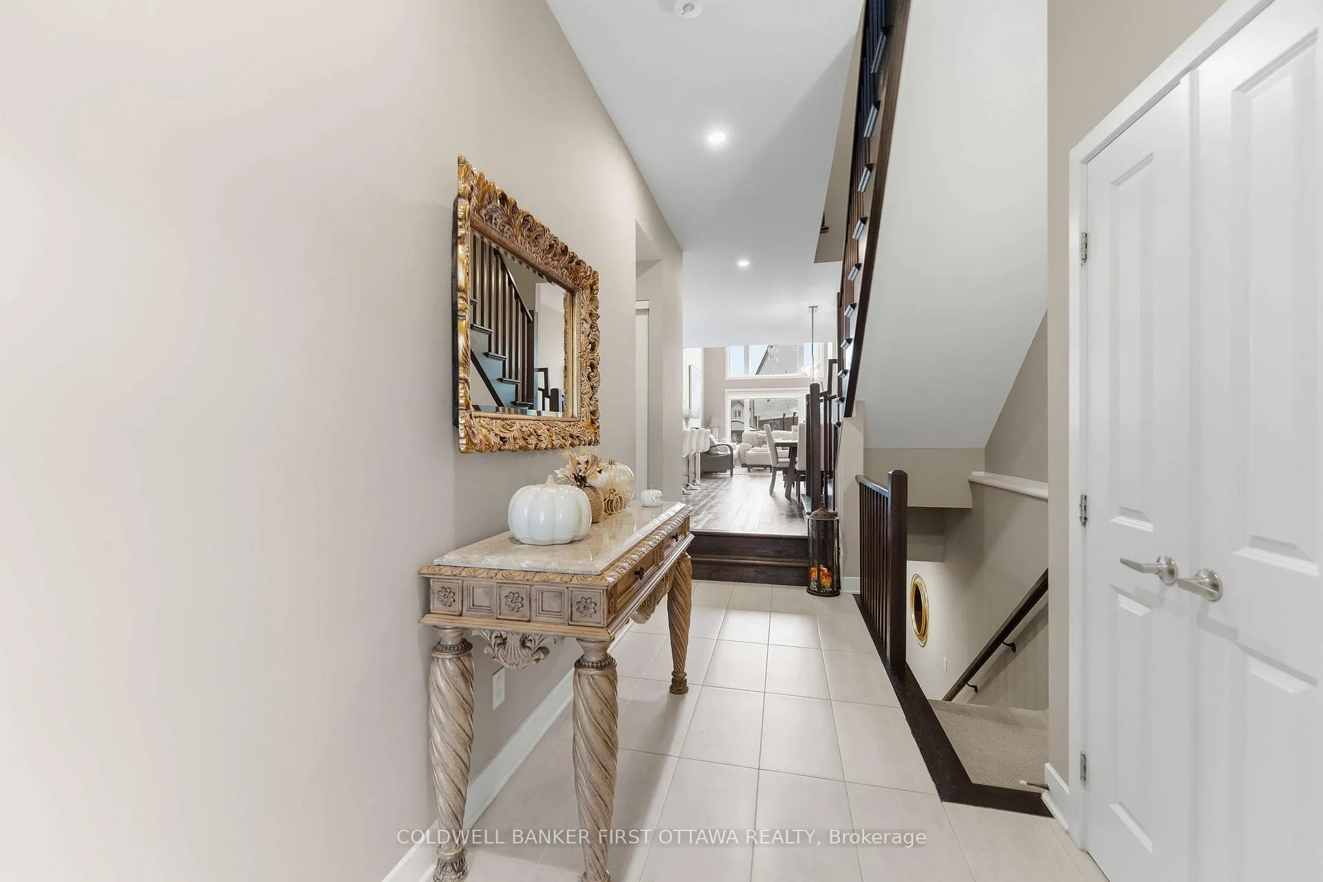 Photo 5 of 542 Borbridge Avenue, Ottawa, Riverside South/Gloucester Glen — HOMEH