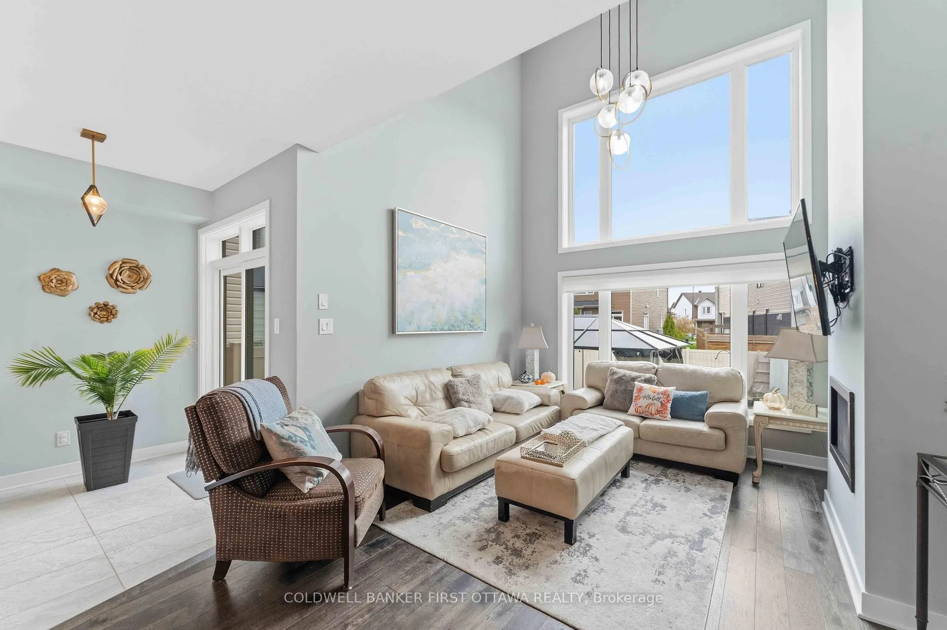 Photo 9 of 542 Borbridge Avenue, Ottawa, Riverside South/Gloucester Glen — HOMEH