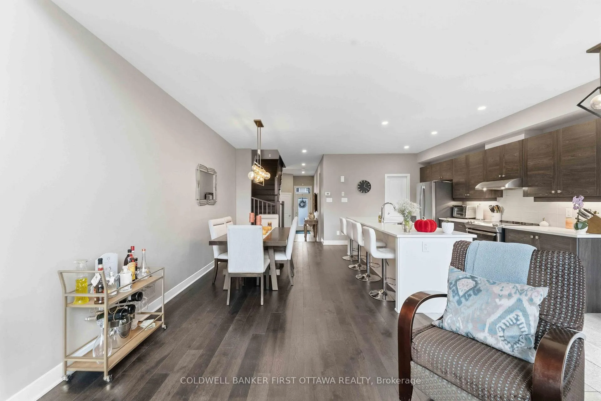 Photo 11 of 542 Borbridge Avenue, Ottawa, Riverside South/Gloucester Glen — HOMEH