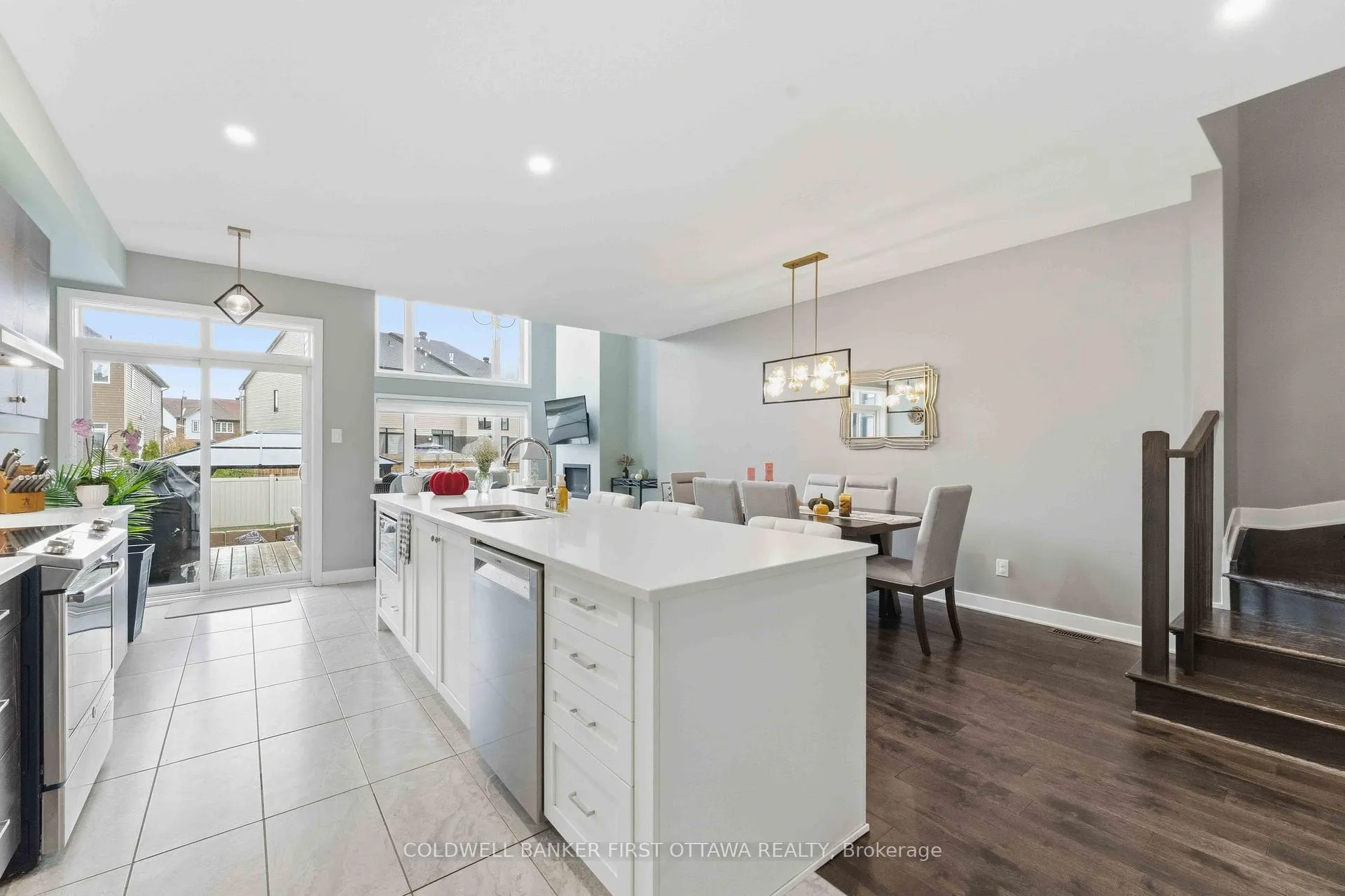 Photo 14 of 542 Borbridge Avenue, Ottawa, Riverside South/Gloucester Glen — HOMEH