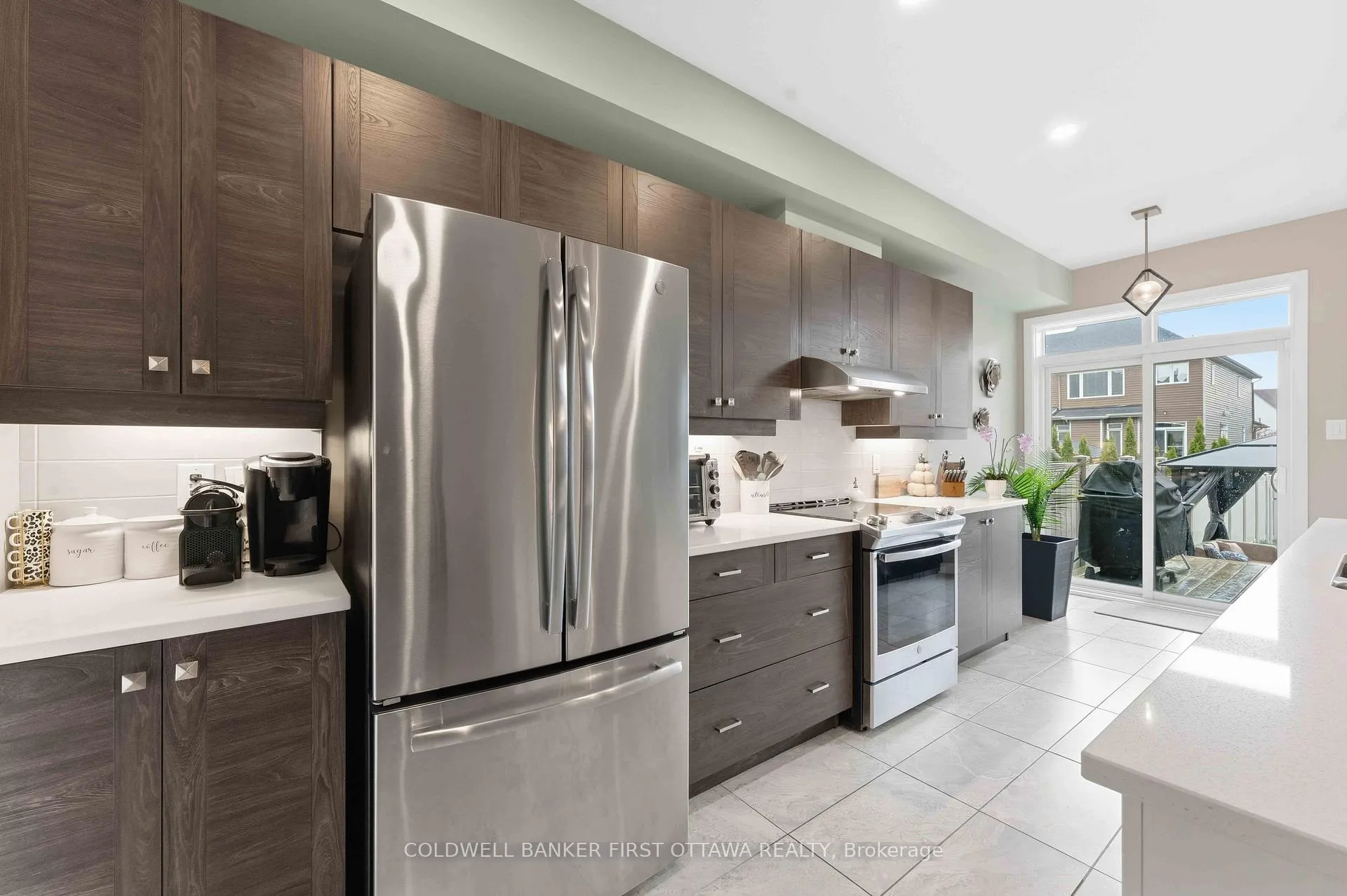 Photo 16 of 542 Borbridge Avenue, Ottawa, Riverside South/Gloucester Glen — HOMEH