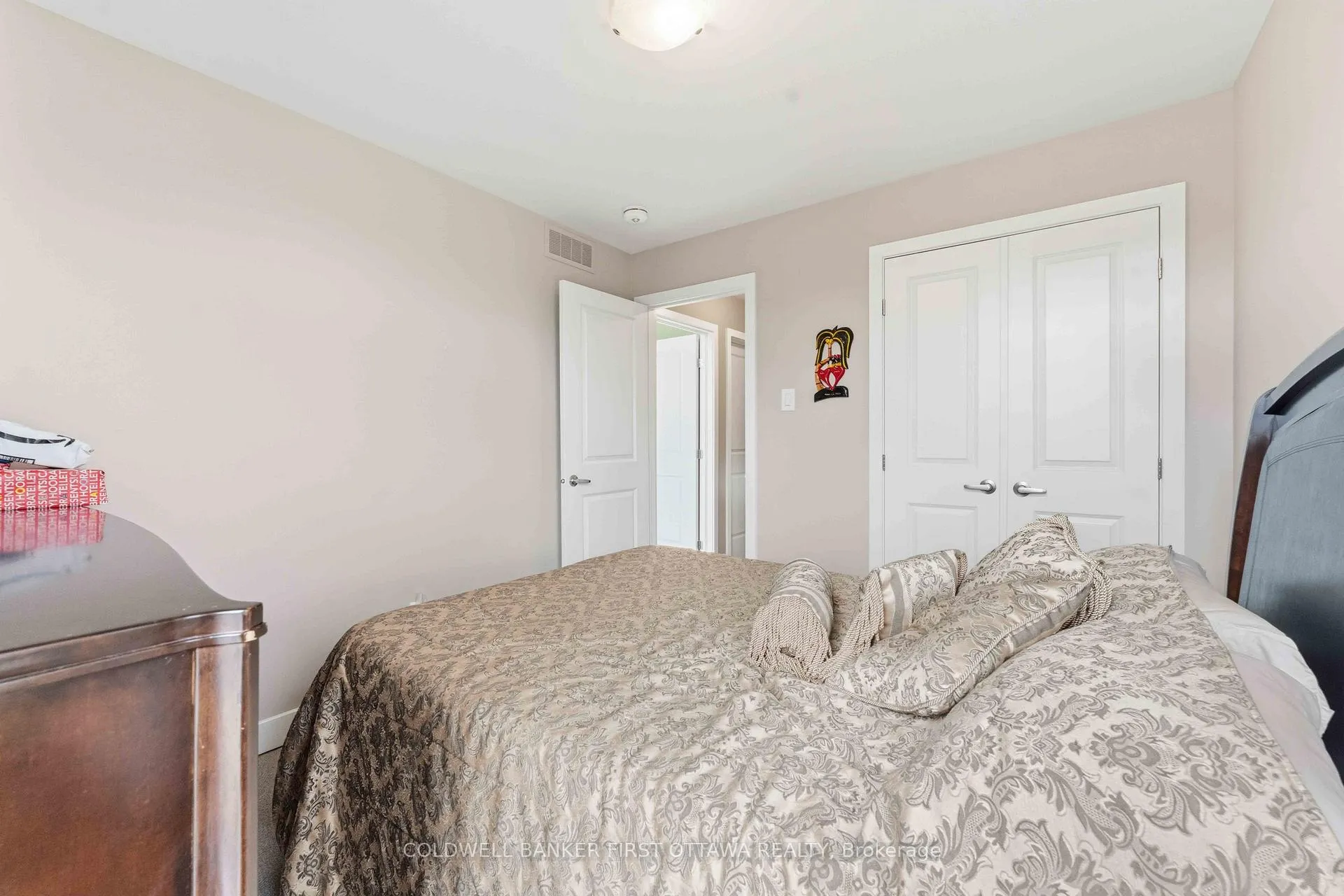 Photo 22 of 542 Borbridge Avenue, Ottawa, Riverside South/Gloucester Glen — HOMEH