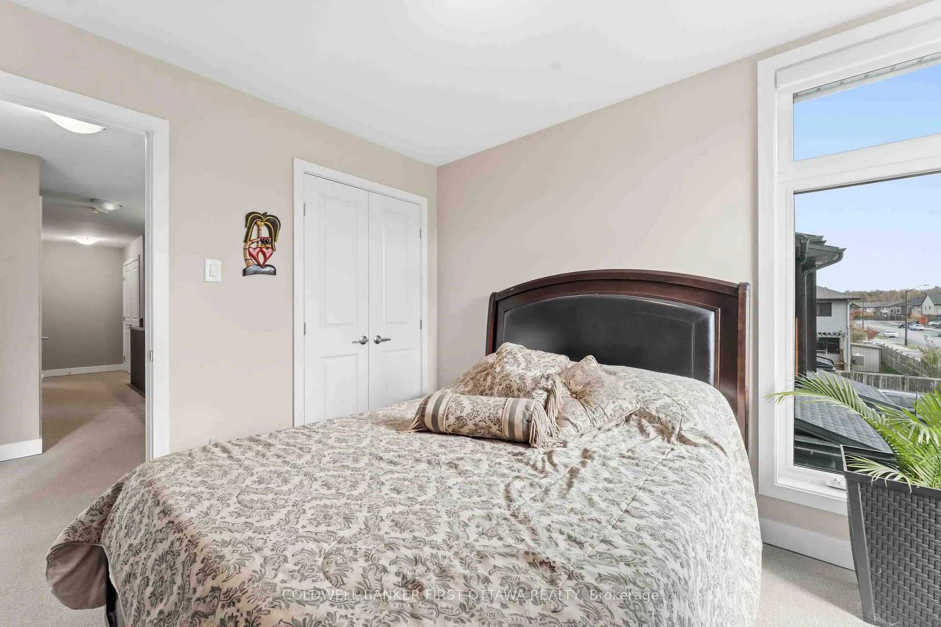 Photo 23 of 542 Borbridge Avenue, Ottawa, Riverside South/Gloucester Glen — HOMEH