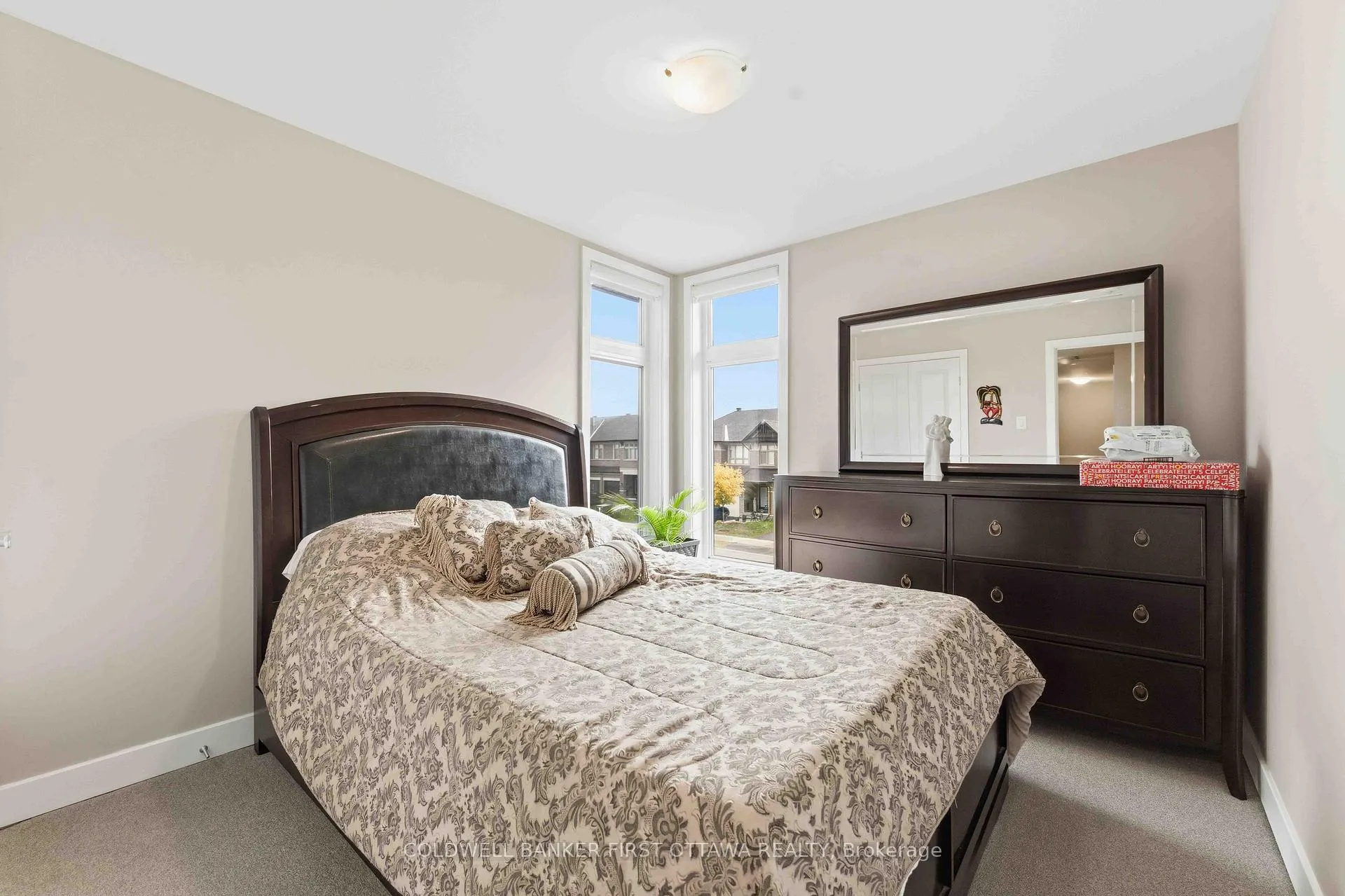 Photo 24 of 542 Borbridge Avenue, Ottawa, Riverside South/Gloucester Glen — HOMEH