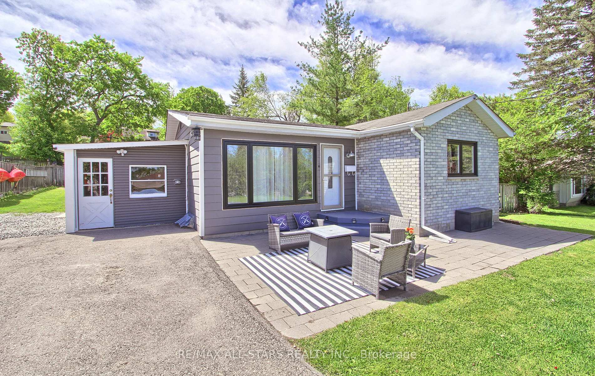 Photo 1 of 297 Walter Drive, Georgina, Keswick South — HOMEH