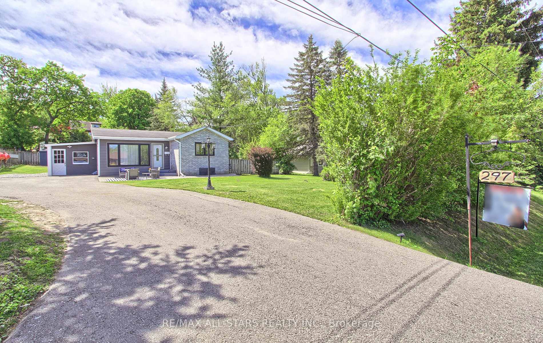 Photo 3 of 297 Walter Drive, Georgina, Keswick South — HOMEH