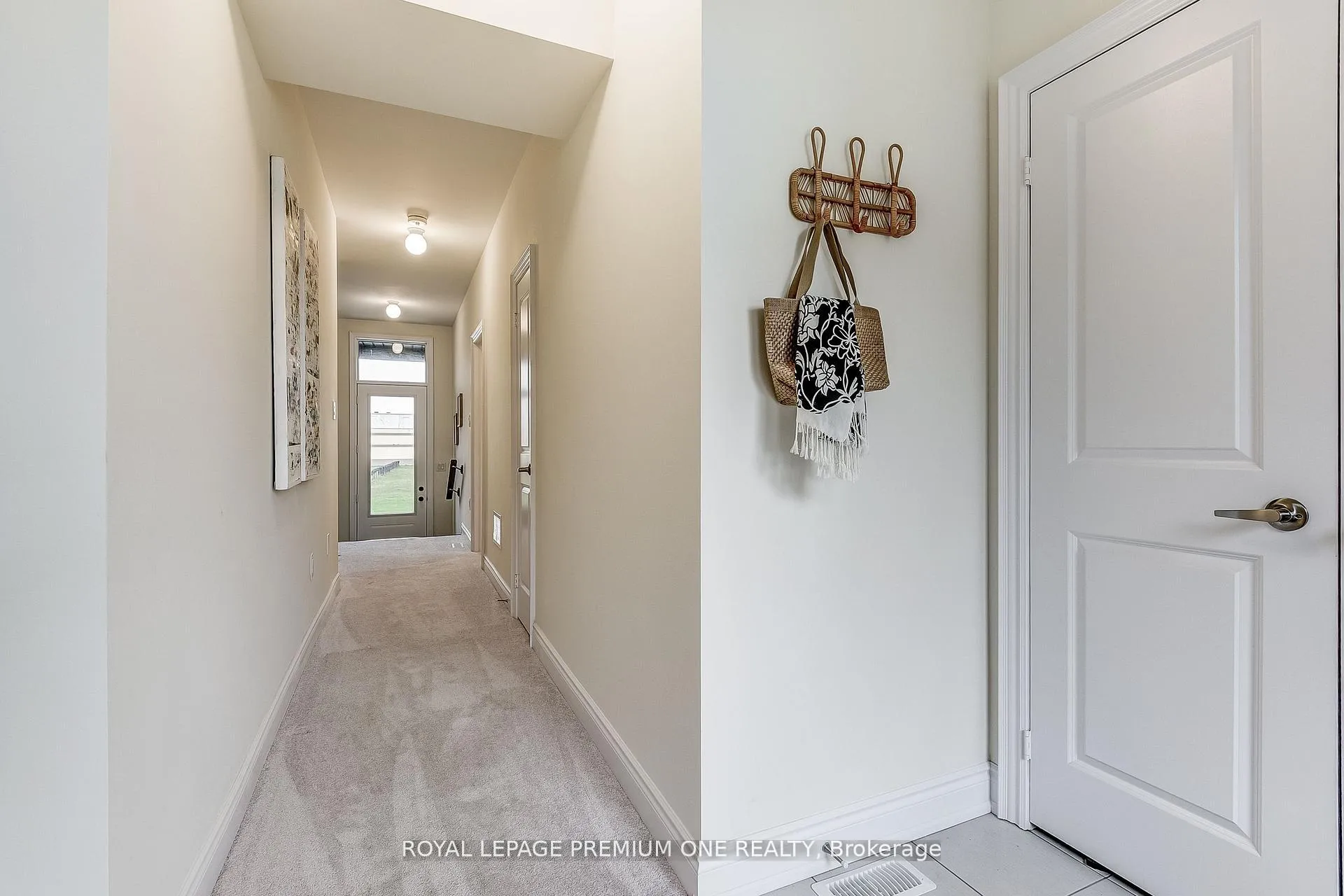 Photo 6 of 117 Tennant Circle, Vaughan, Vellore Village — HOMEH