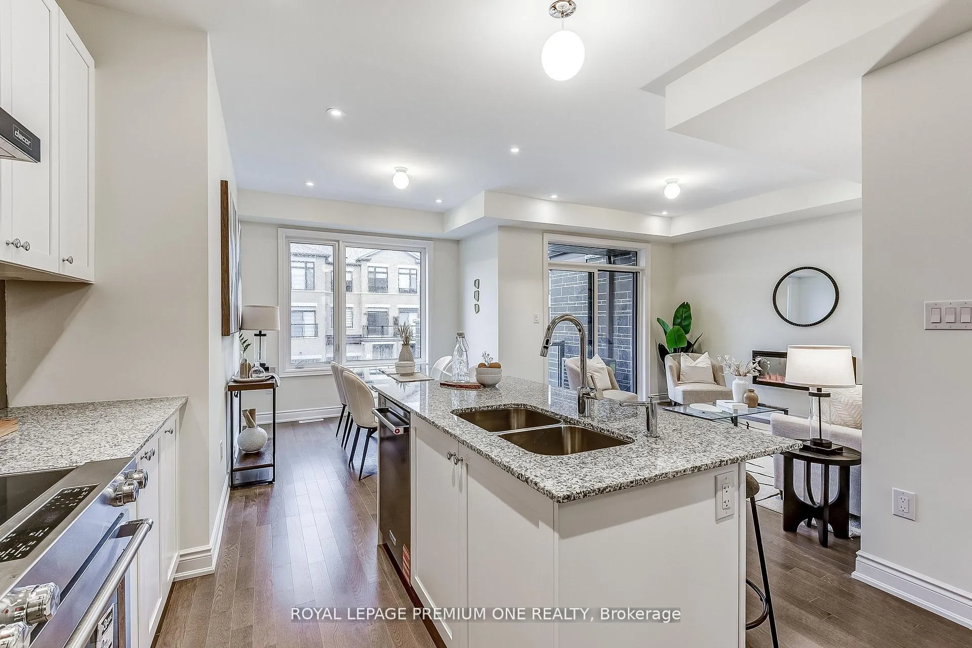 Photo 9 of 117 Tennant Circle, Vaughan, Vellore Village — HOMEH