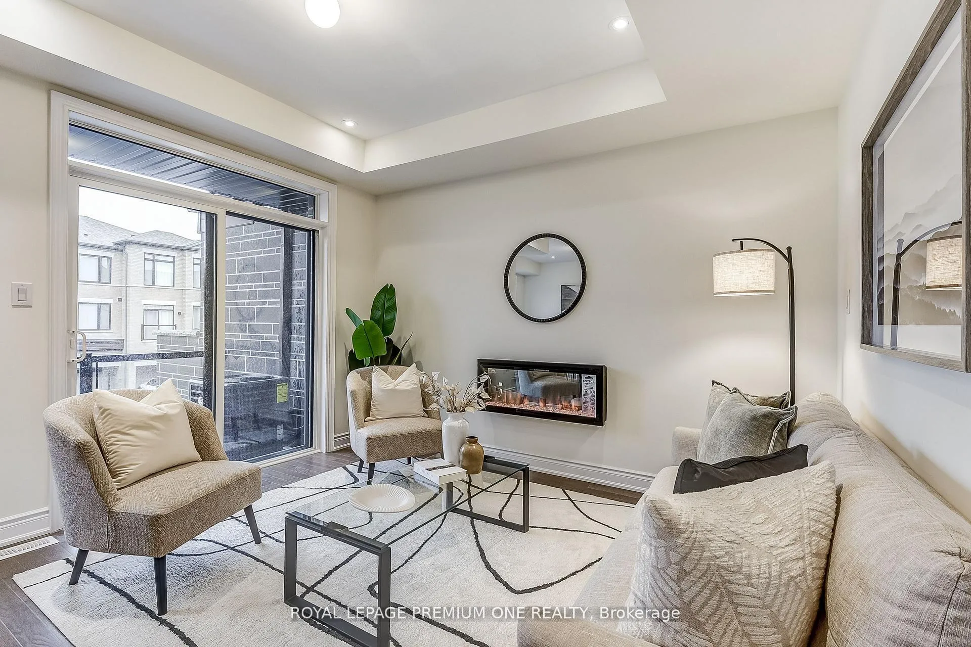 Photo 15 of 117 Tennant Circle, Vaughan, Vellore Village — HOMEH