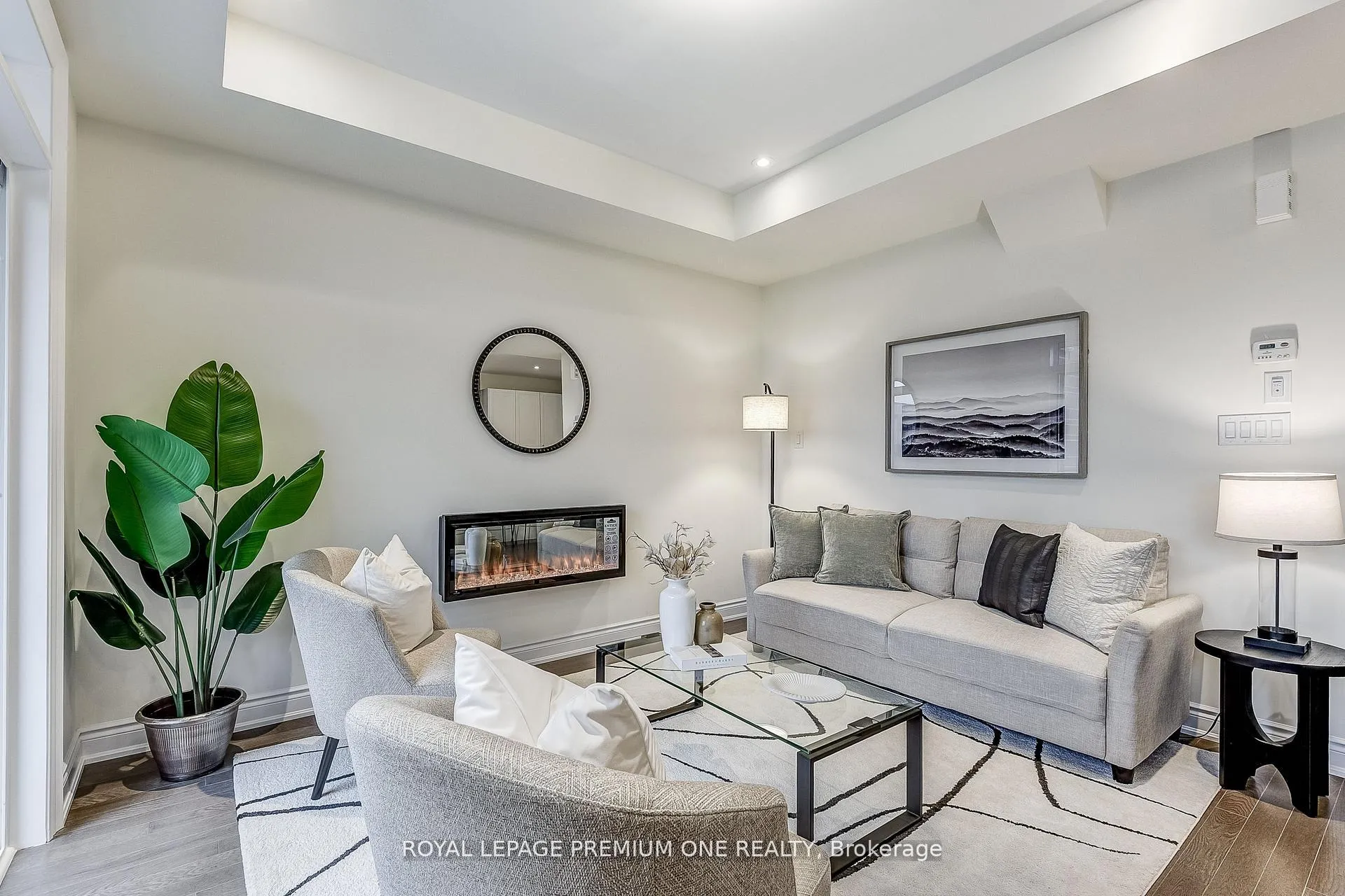 Photo 17 of 117 Tennant Circle, Vaughan, Vellore Village — HOMEH