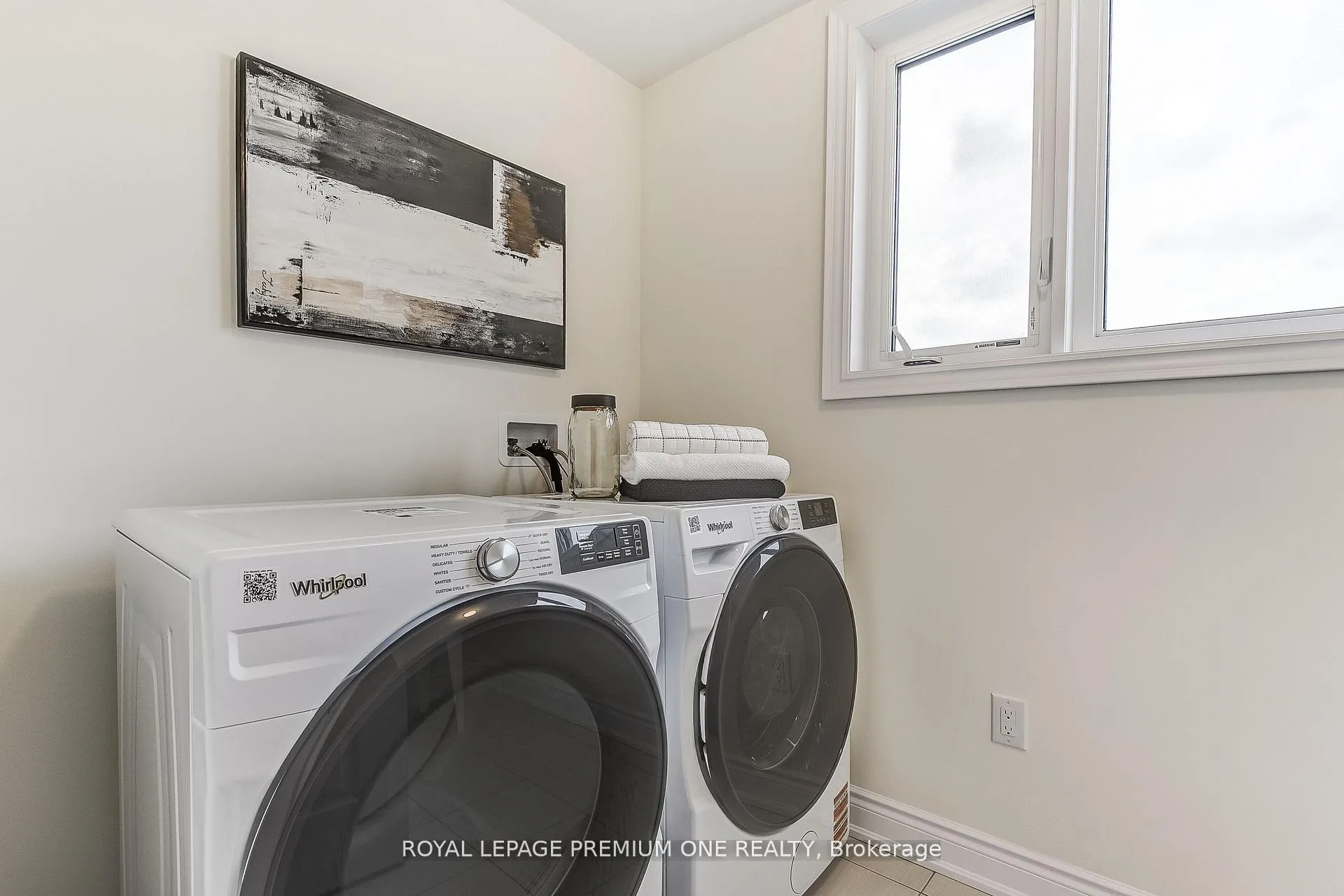 Photo 19 of 117 Tennant Circle, Vaughan, Vellore Village — HOMEH