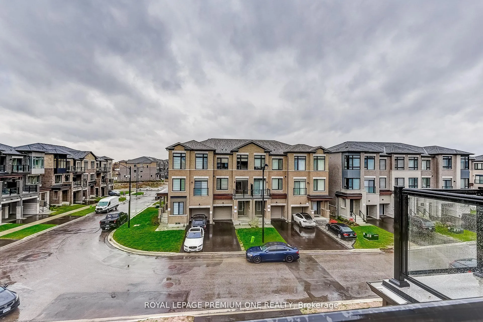 Photo 40 of 117 Tennant Circle, Vaughan, Vellore Village — HOMEH