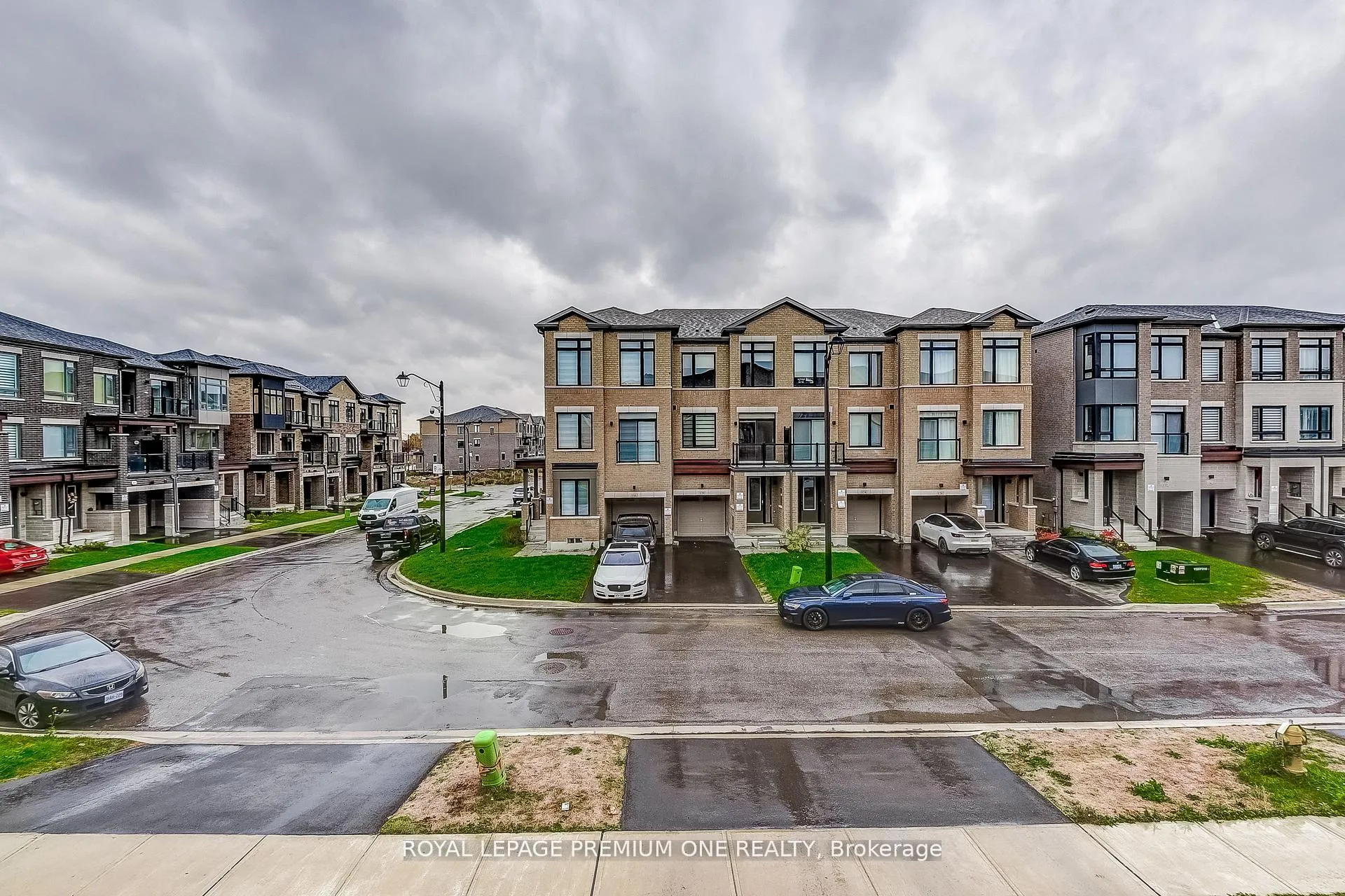 Photo 41 of 117 Tennant Circle, Vaughan, Vellore Village — HOMEH