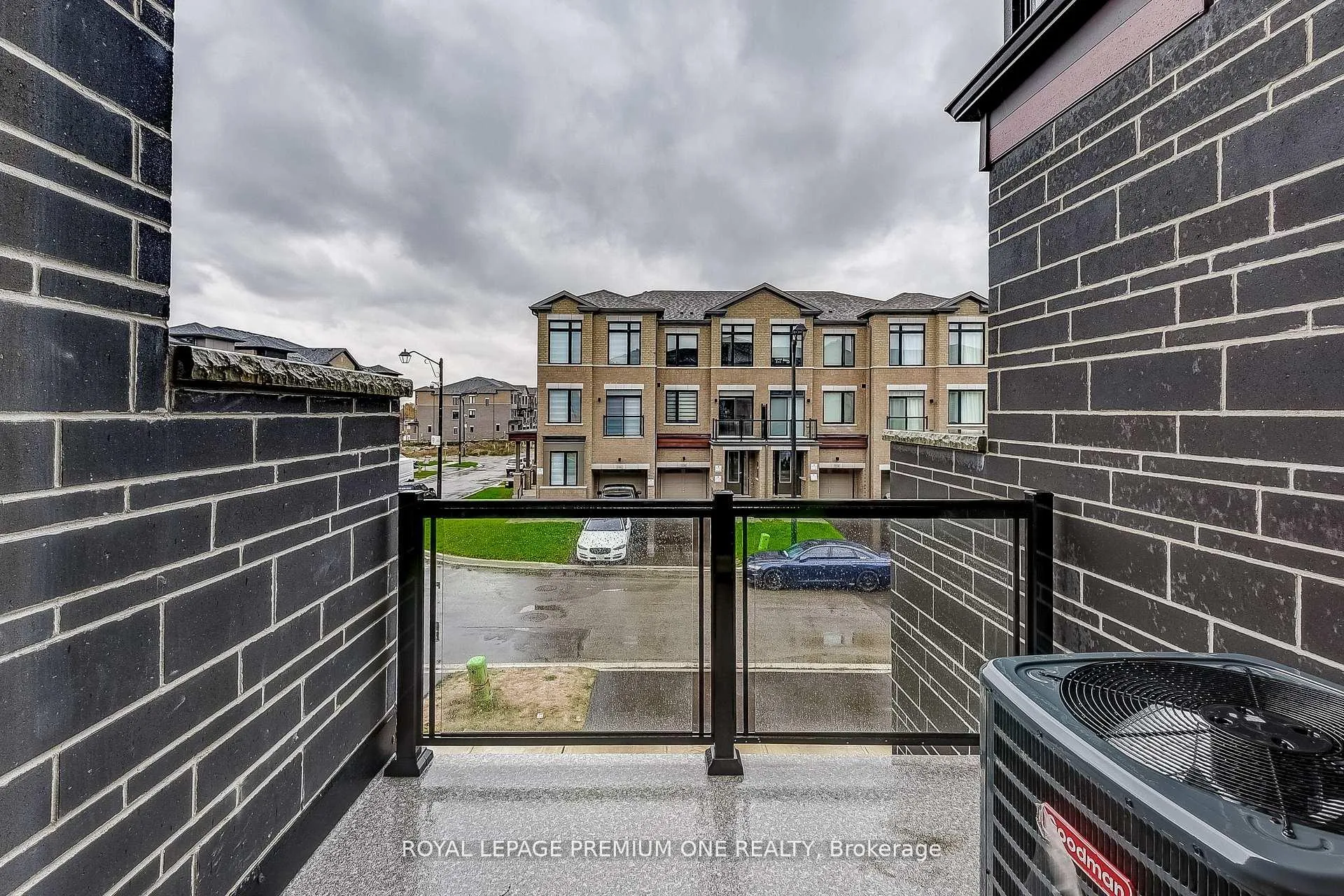 Photo 42 of 117 Tennant Circle, Vaughan, Vellore Village — HOMEH