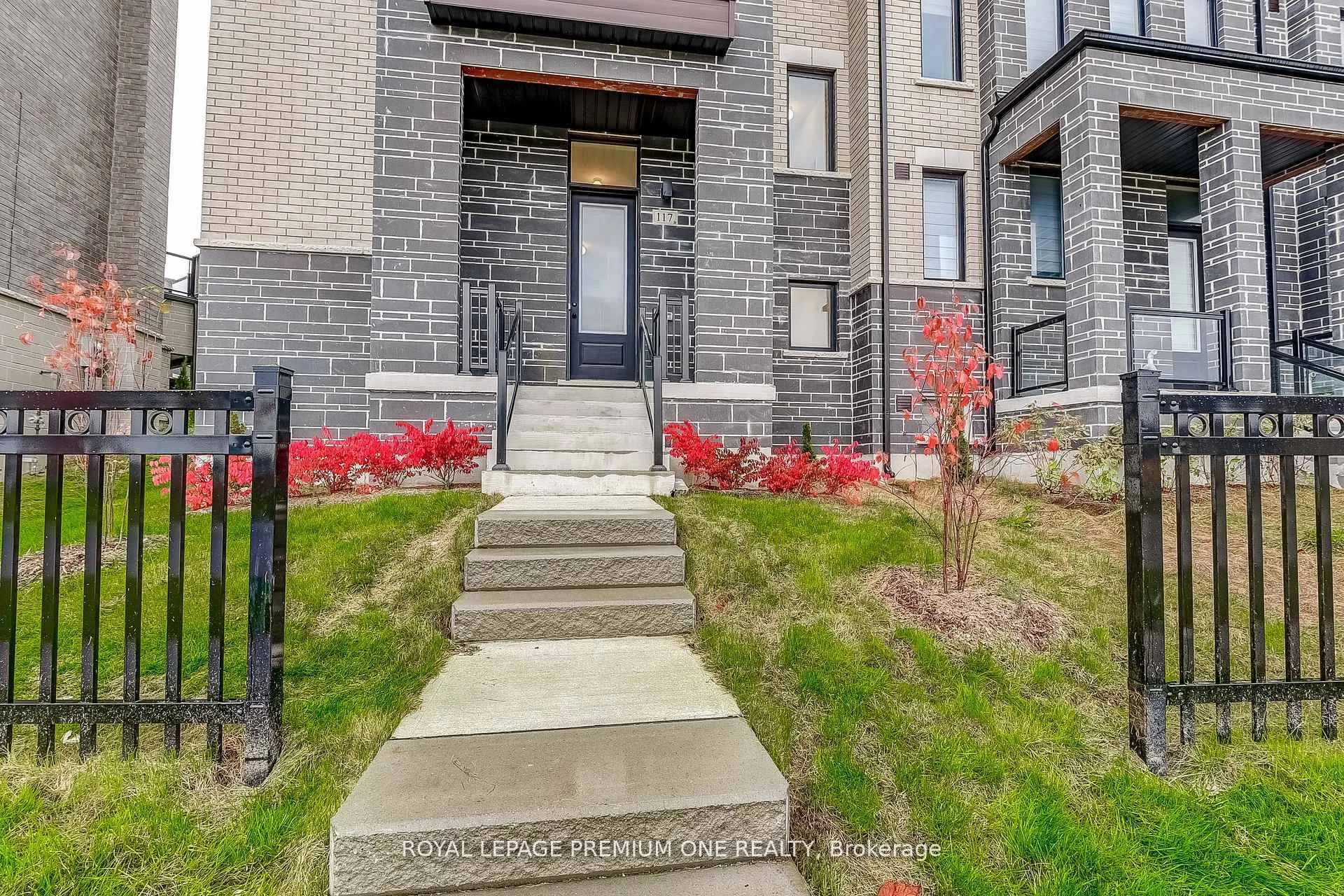 Photo 44 of 117 Tennant Circle, Vaughan, Vellore Village — HOMEH