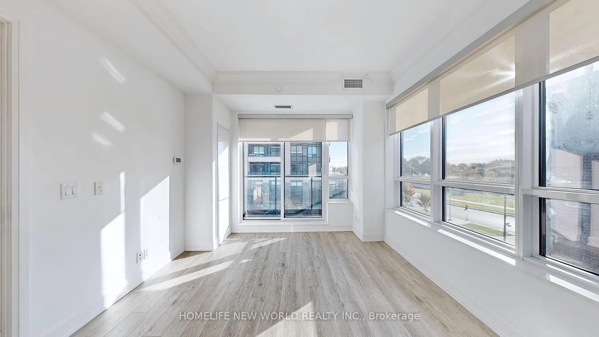 Photo 9 of Unit 303, 18 Water Walk Drive, Markham, Unionville — HOMEH